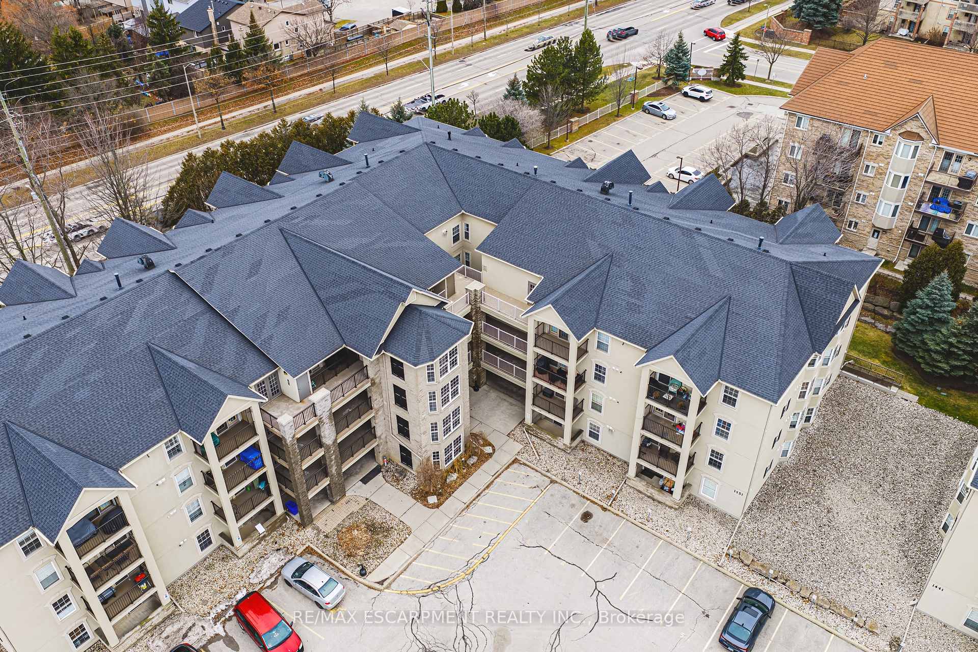 Photo 24 of Unit 313, 1451 Walkers Line, Burlington, Tansley — HOMEH