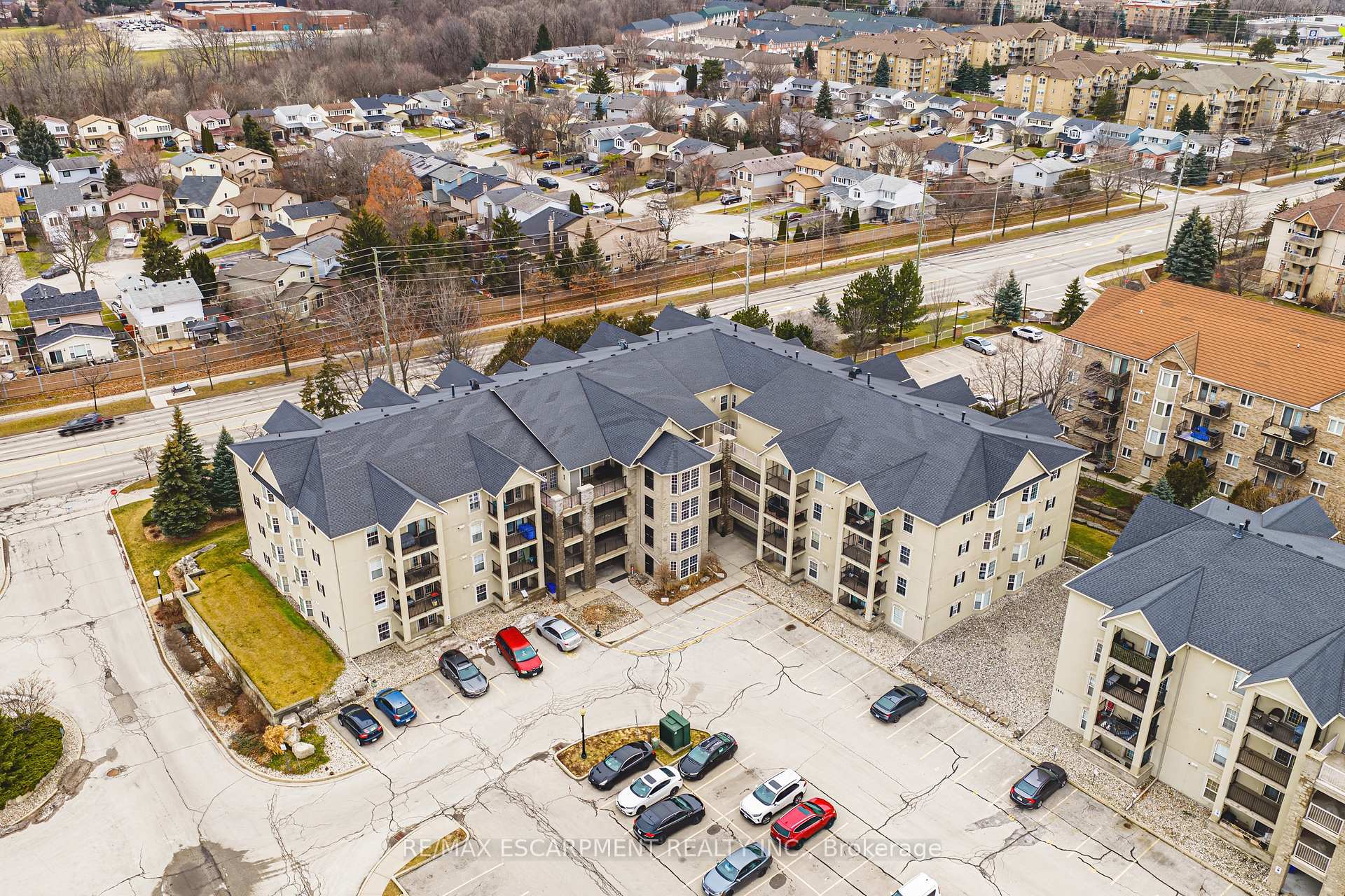Photo 25 of Unit 313, 1451 Walkers Line, Burlington, Tansley — HOMEH