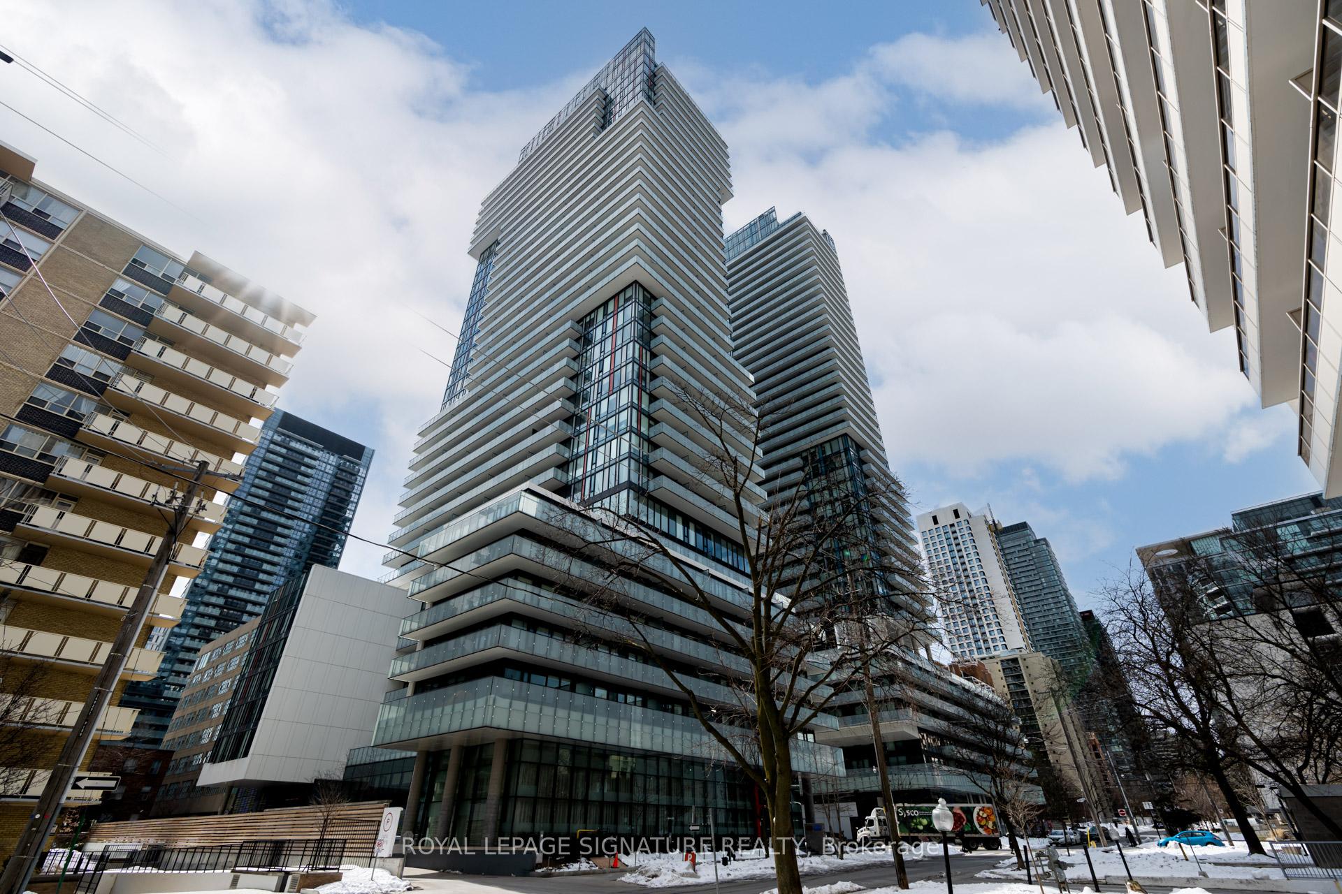 Photo of Unit 2710, 185 Roehampton Avenue