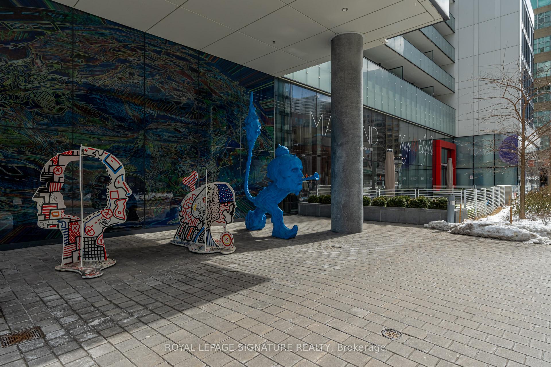 Photo 2 of Unit 2710, 185 Roehampton Avenue, Toronto, Mount Pleasant West — HOMEH