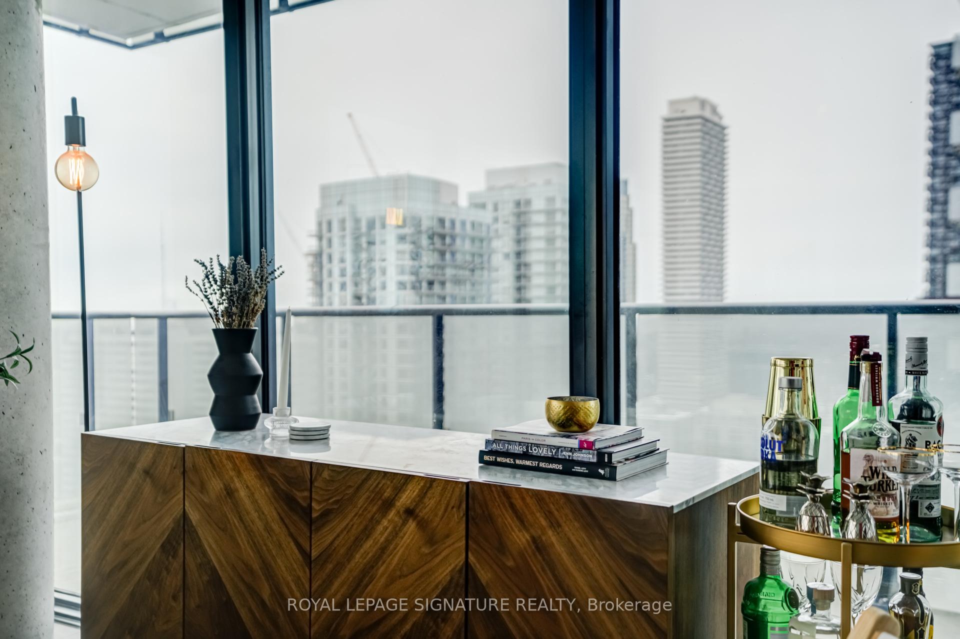 Photo 10 of Unit 2710, 185 Roehampton Avenue, Toronto, Mount Pleasant West — HOMEH