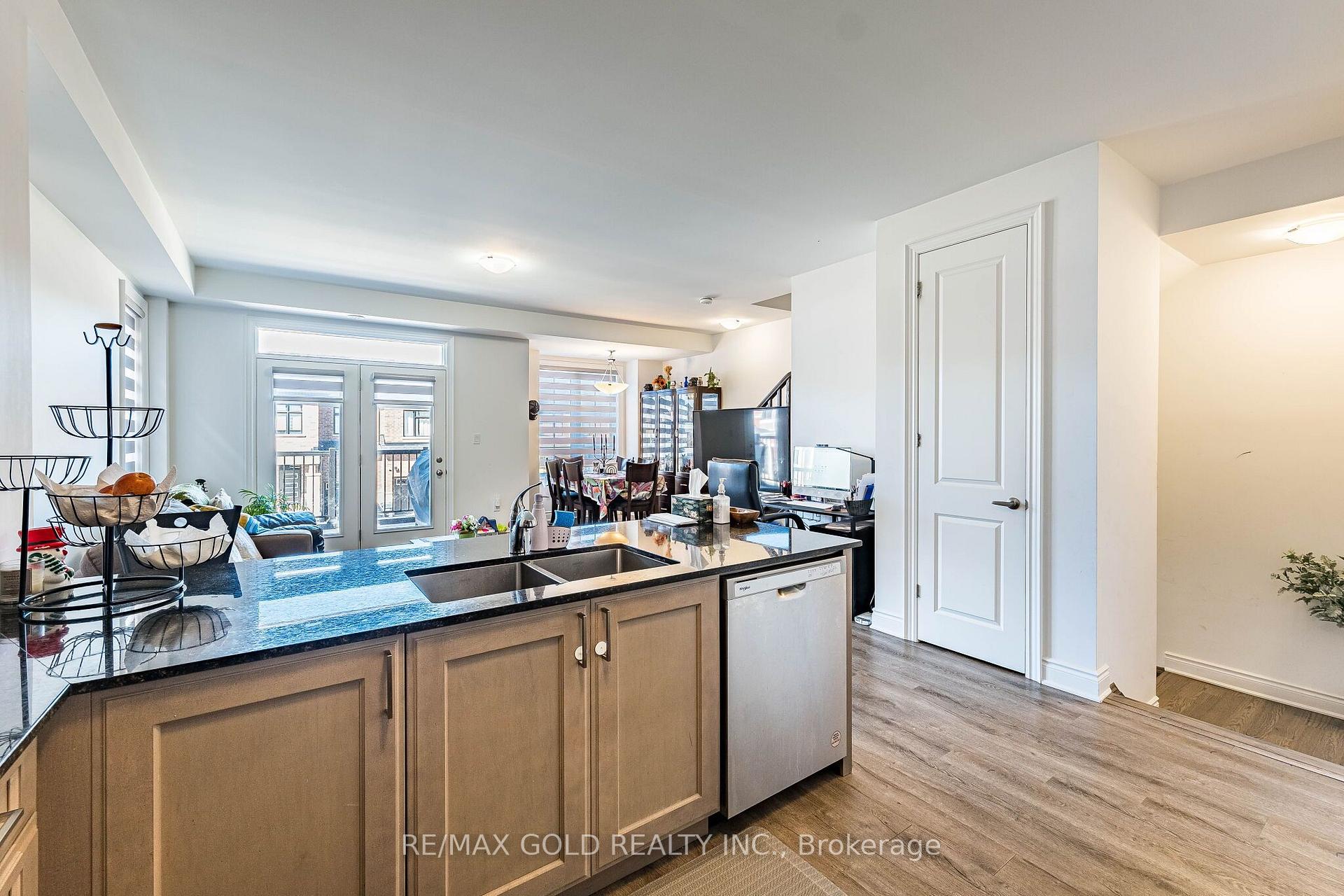 Photo 15 of 13 Keppel Circle, Brampton, Northwest Brampton — HOMEH