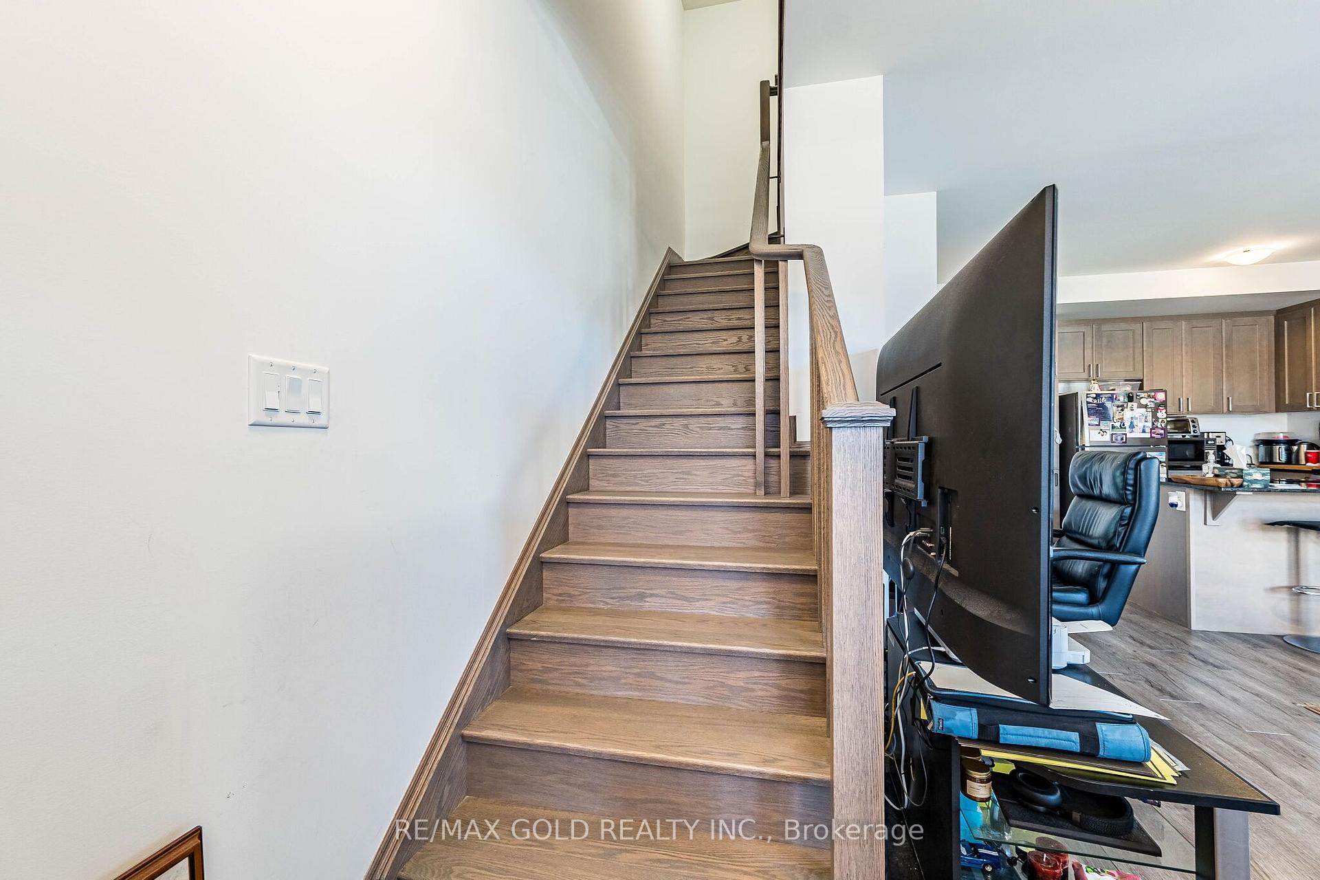 Photo 25 of 13 Keppel Circle, Brampton, Northwest Brampton — HOMEH