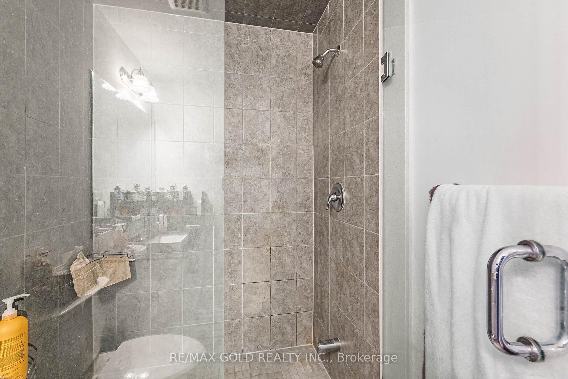 Photo 33 of 13 Keppel Circle, Brampton, Northwest Brampton — HOMEH
