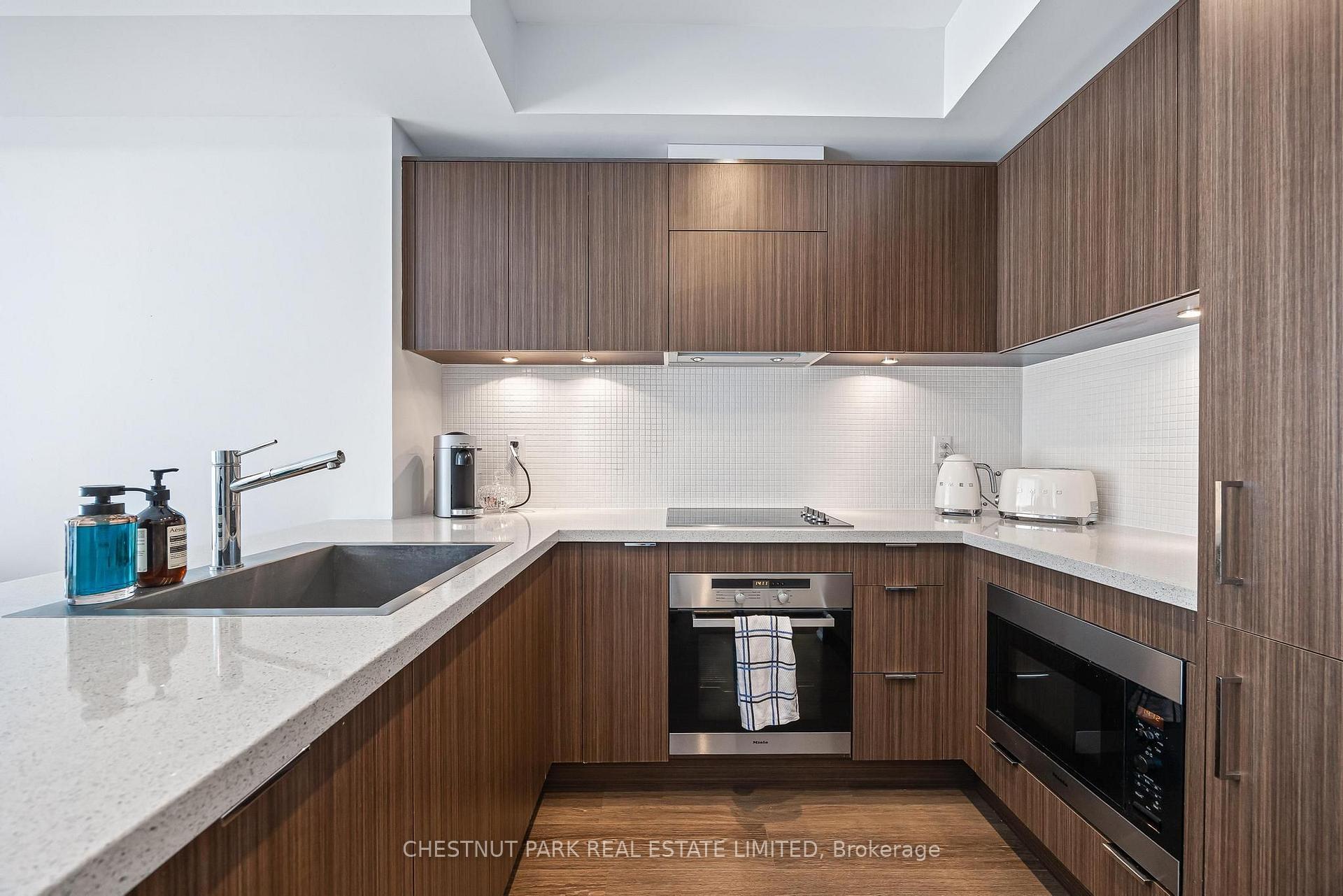 Photo 8 of Unit 2401, 21 Widmer Street, Toronto, Waterfront Communities — HOMEH