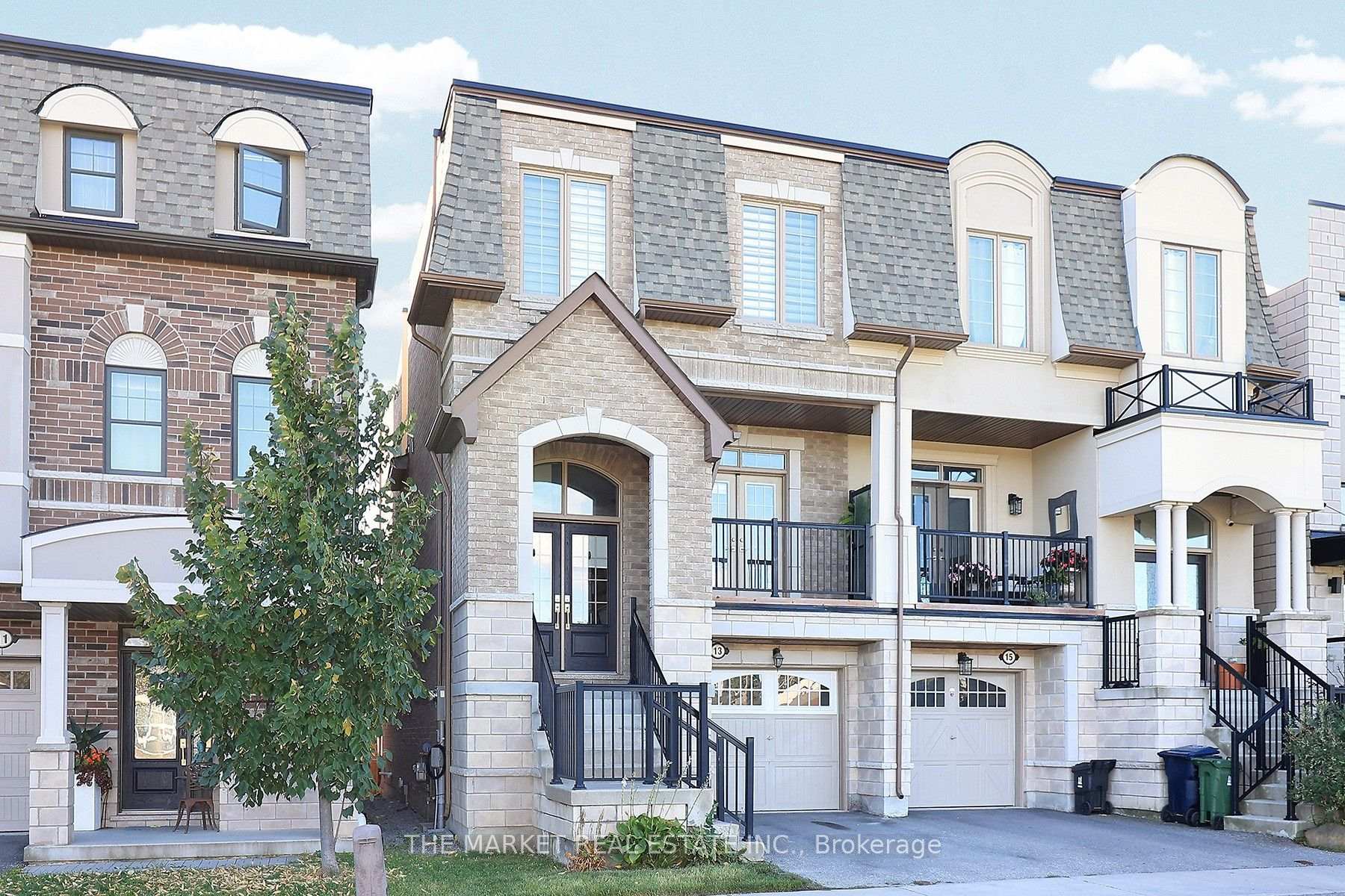 Photo 2 of 13 Father Redmond Way, Etobicoke, Alderwood — HOMEH