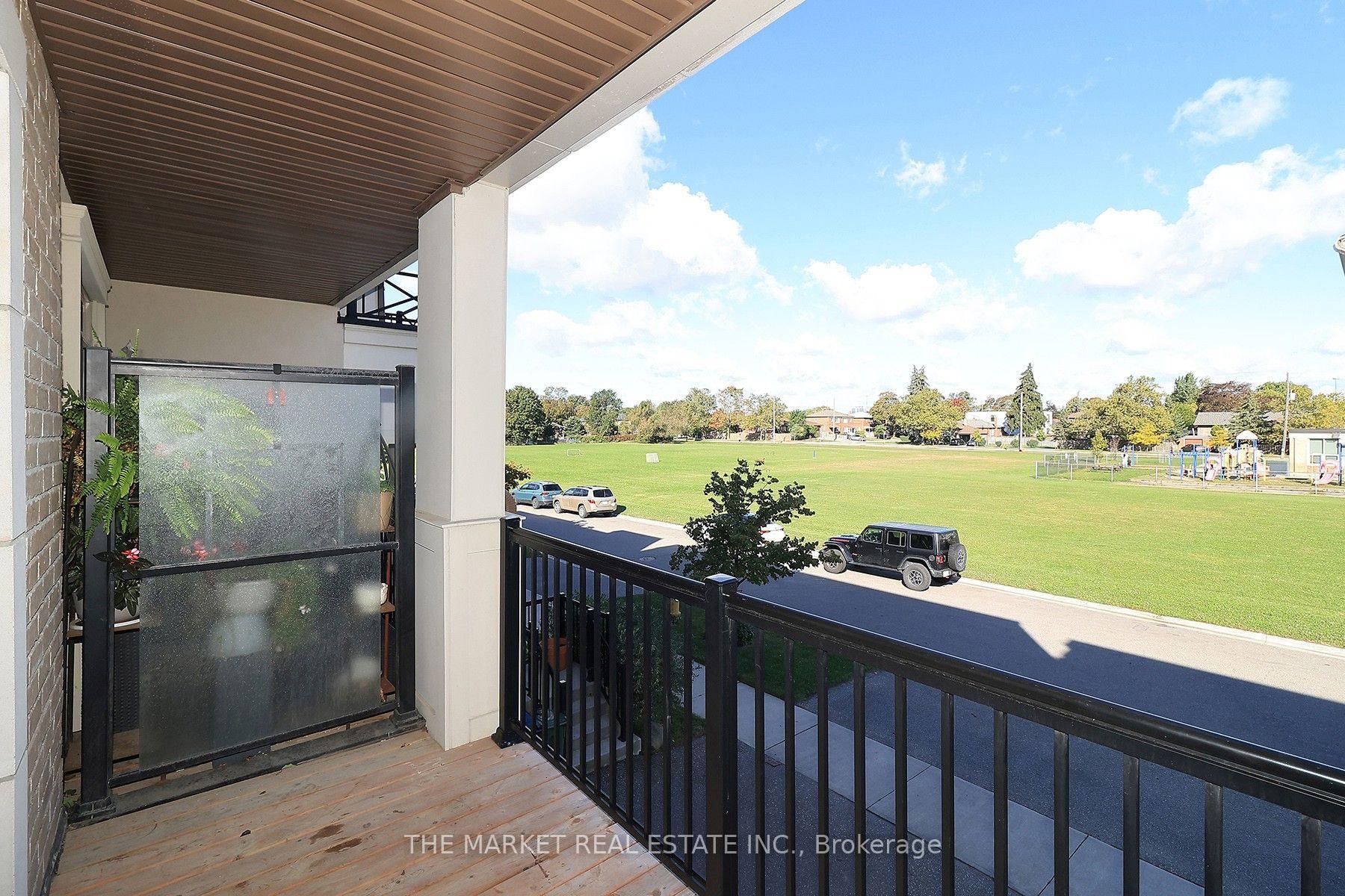 Photo 11 of 13 Father Redmond Way, Etobicoke, Alderwood — HOMEH