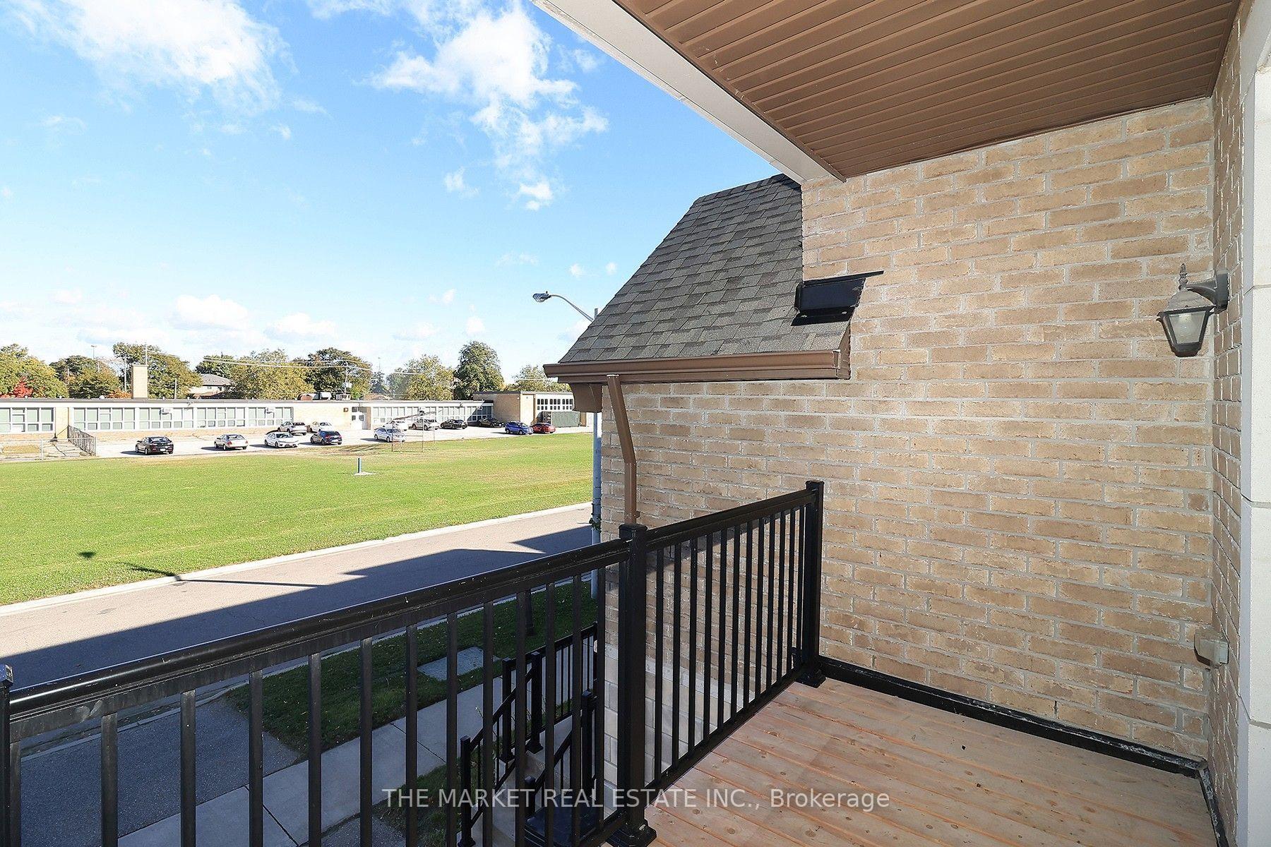 Photo 13 of 13 Father Redmond Way, Etobicoke, Alderwood — HOMEH