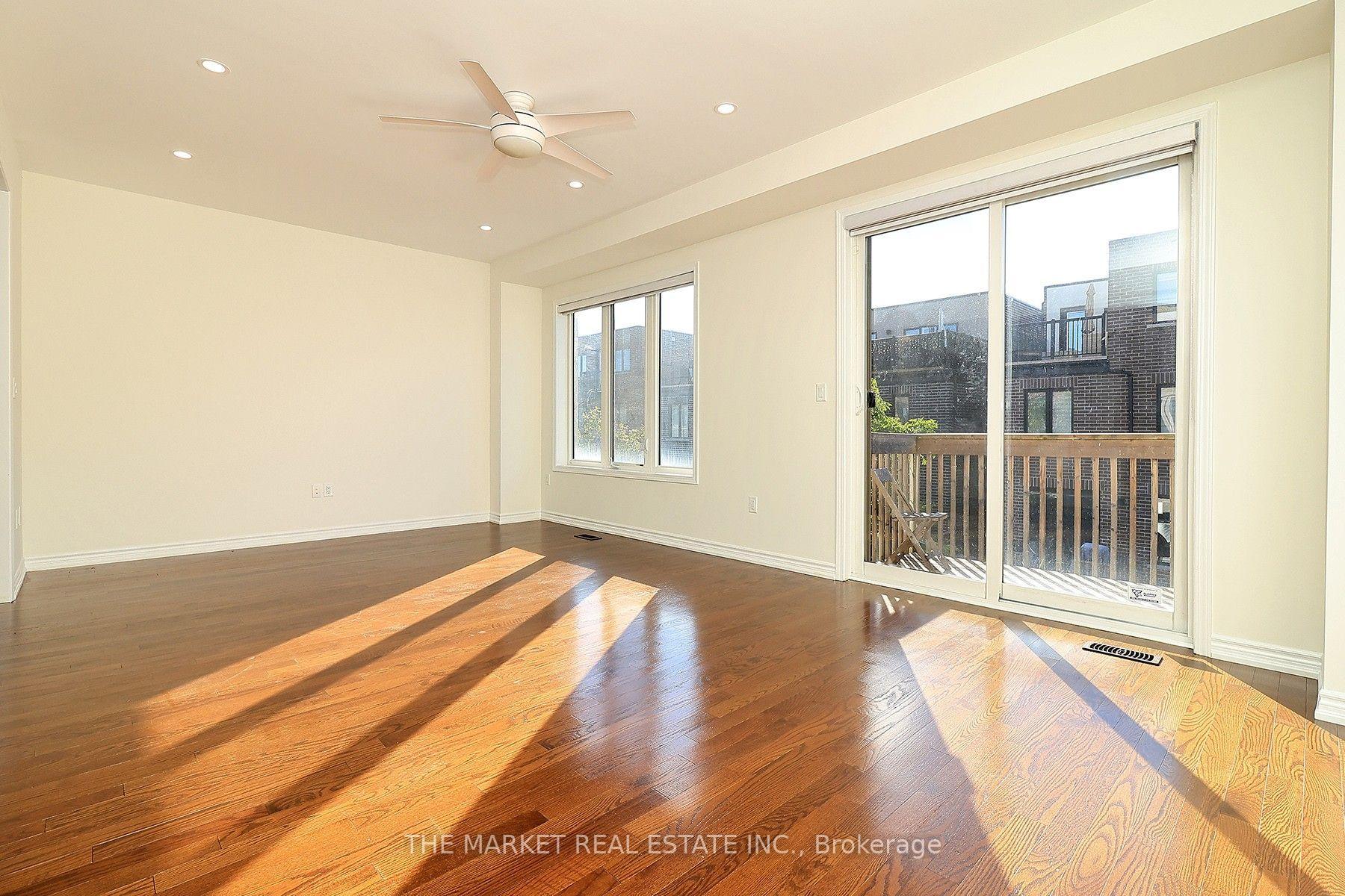 Photo 22 of 13 Father Redmond Way, Etobicoke, Alderwood — HOMEH