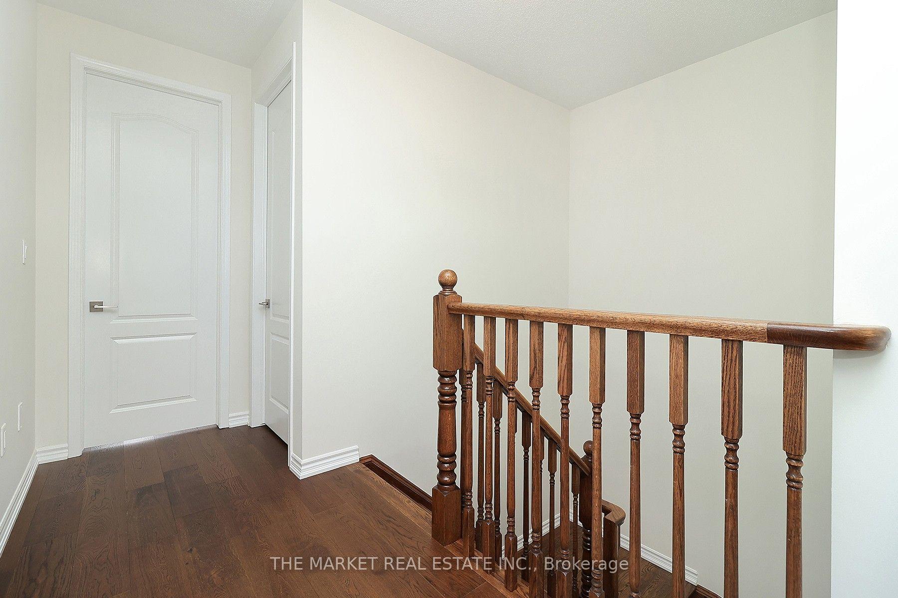 Photo 24 of 13 Father Redmond Way, Etobicoke, Alderwood — HOMEH