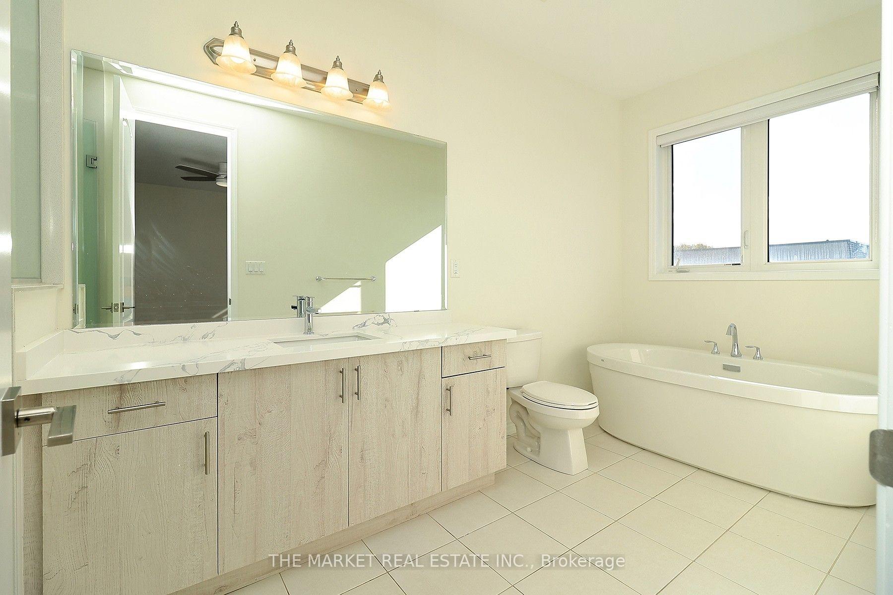 Photo 26 of 13 Father Redmond Way, Etobicoke, Alderwood — HOMEH