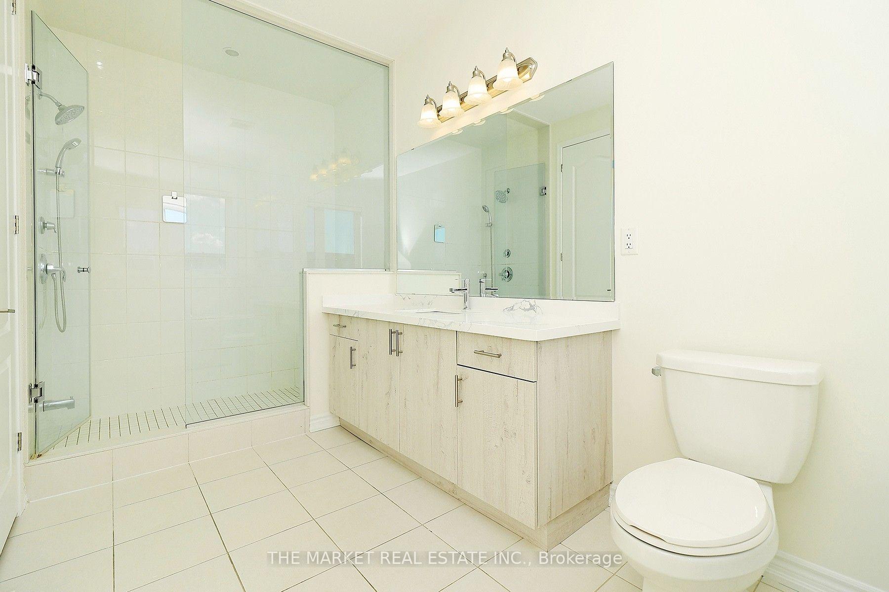 Photo 27 of 13 Father Redmond Way, Etobicoke, Alderwood — HOMEH