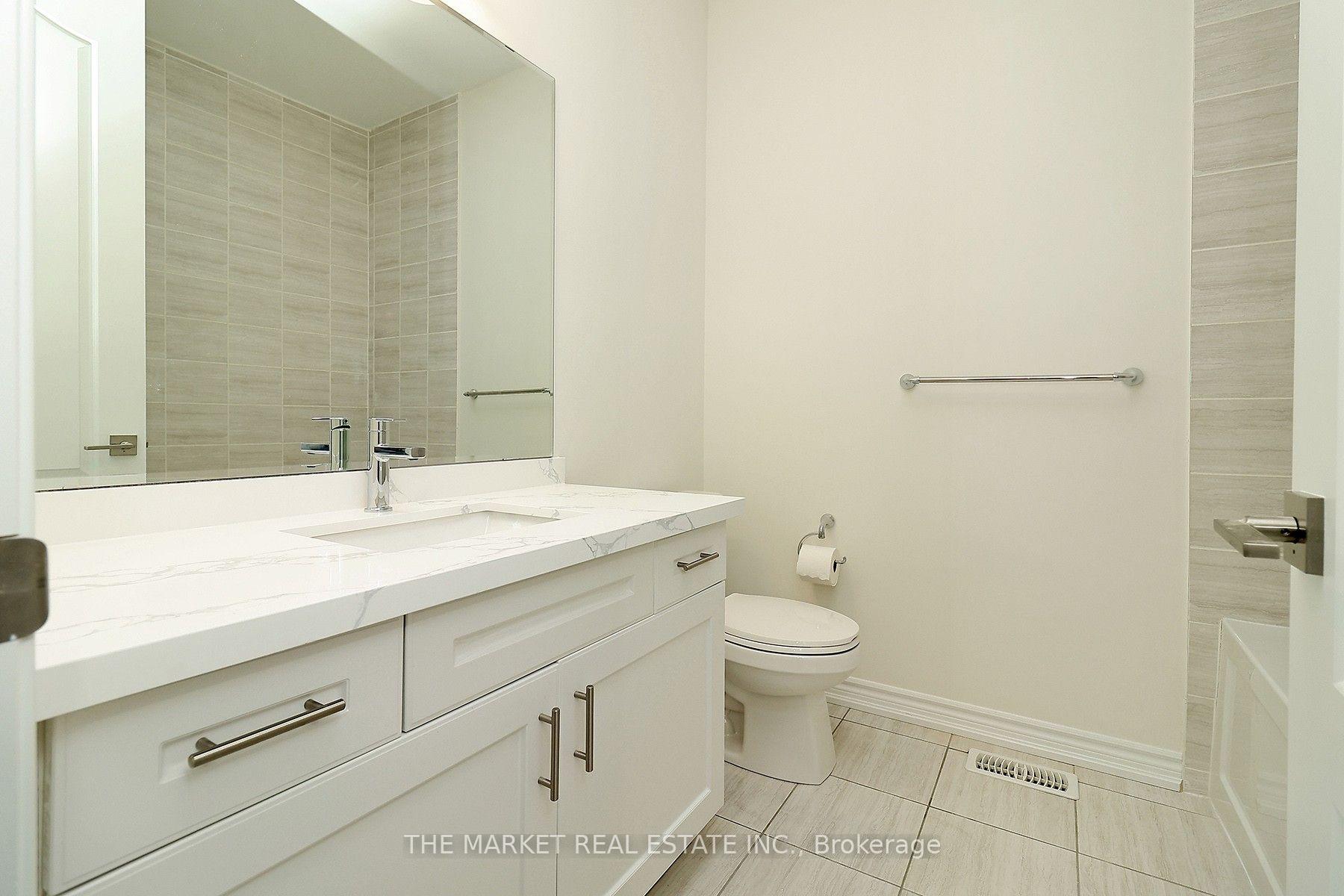 Photo 34 of 13 Father Redmond Way, Etobicoke, Alderwood — HOMEH