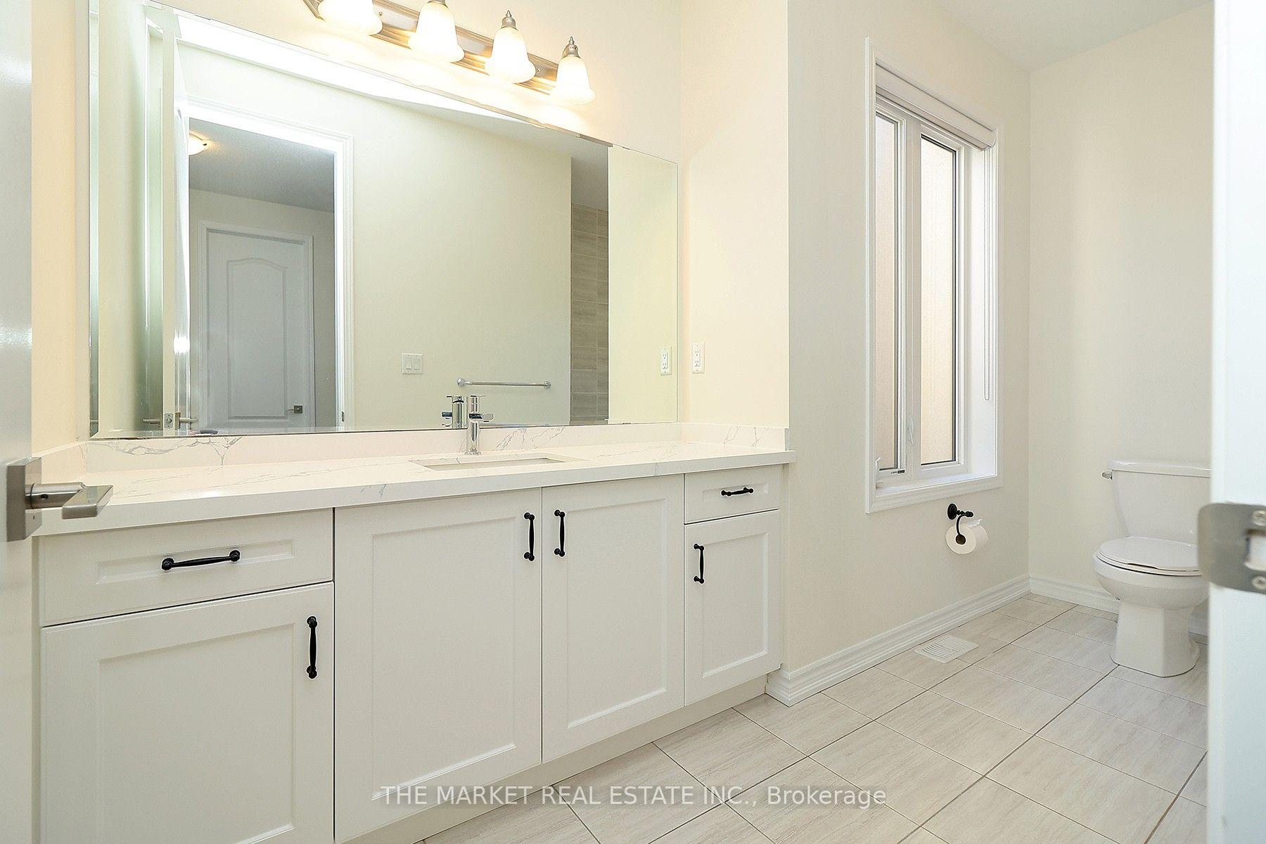 Photo 36 of 13 Father Redmond Way, Etobicoke, Alderwood — HOMEH