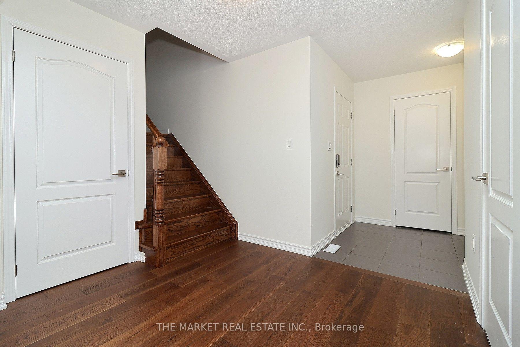 Photo 38 of 13 Father Redmond Way, Etobicoke, Alderwood — HOMEH
