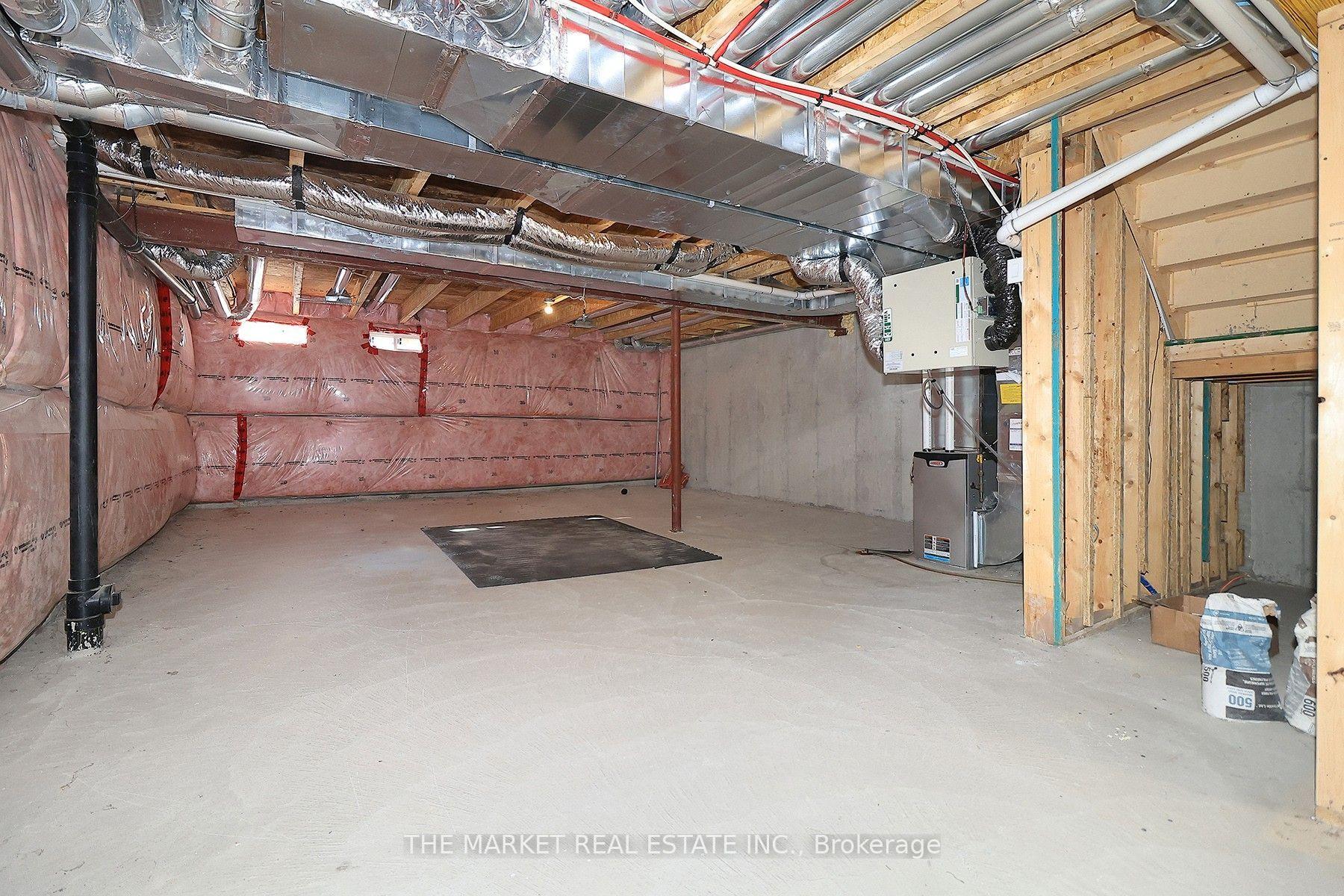 Photo 44 of 13 Father Redmond Way, Etobicoke, Alderwood — HOMEH