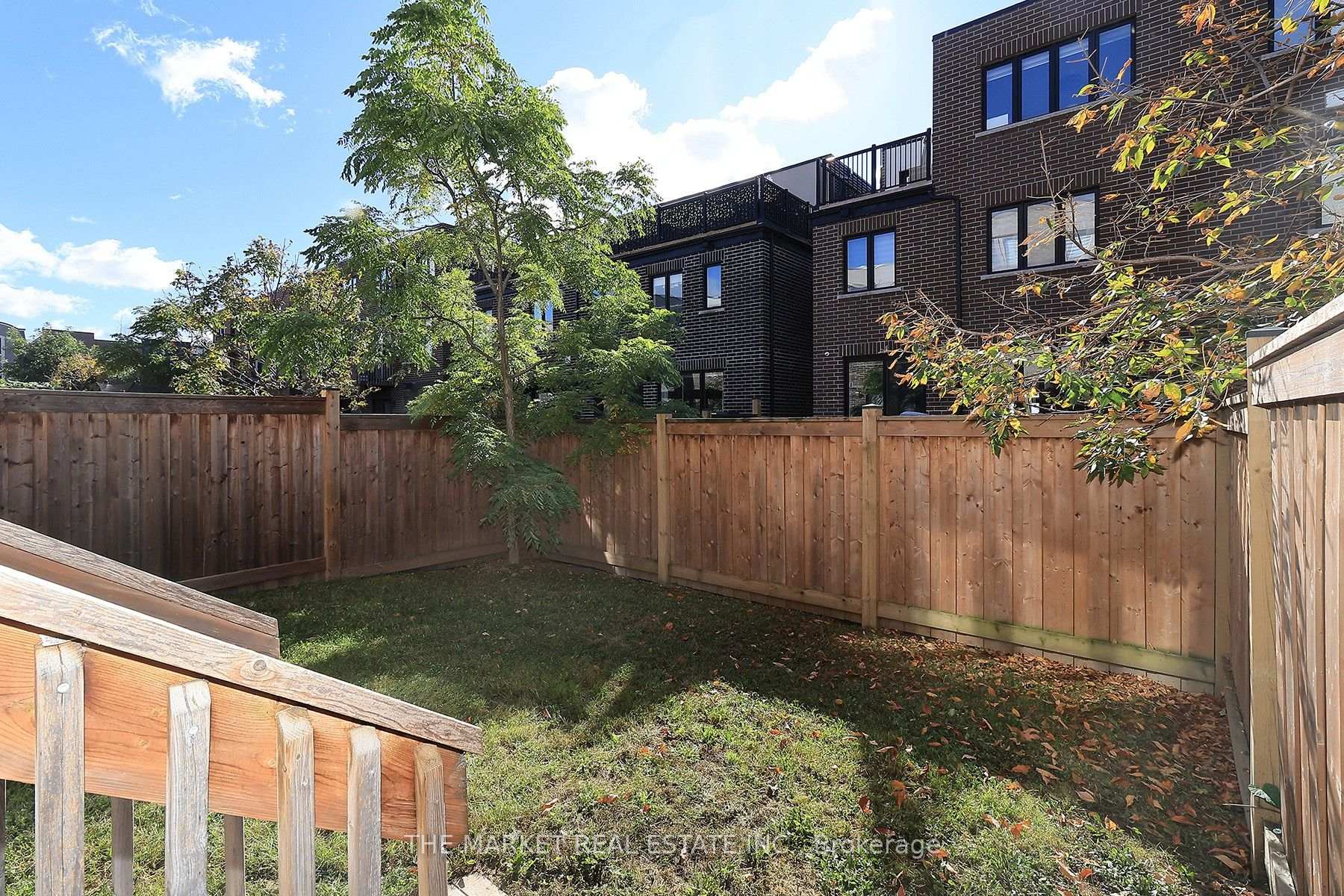 Photo 47 of 13 Father Redmond Way, Etobicoke, Alderwood — HOMEH