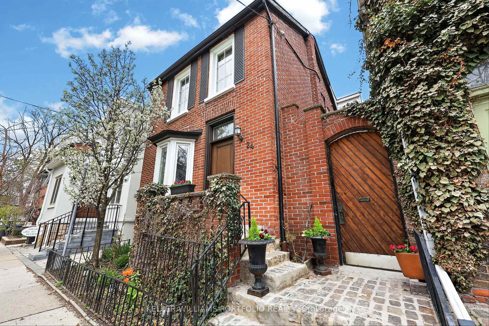 Photo 2 of 24 Bishop Street, Toronto, The Annex — HOMEH