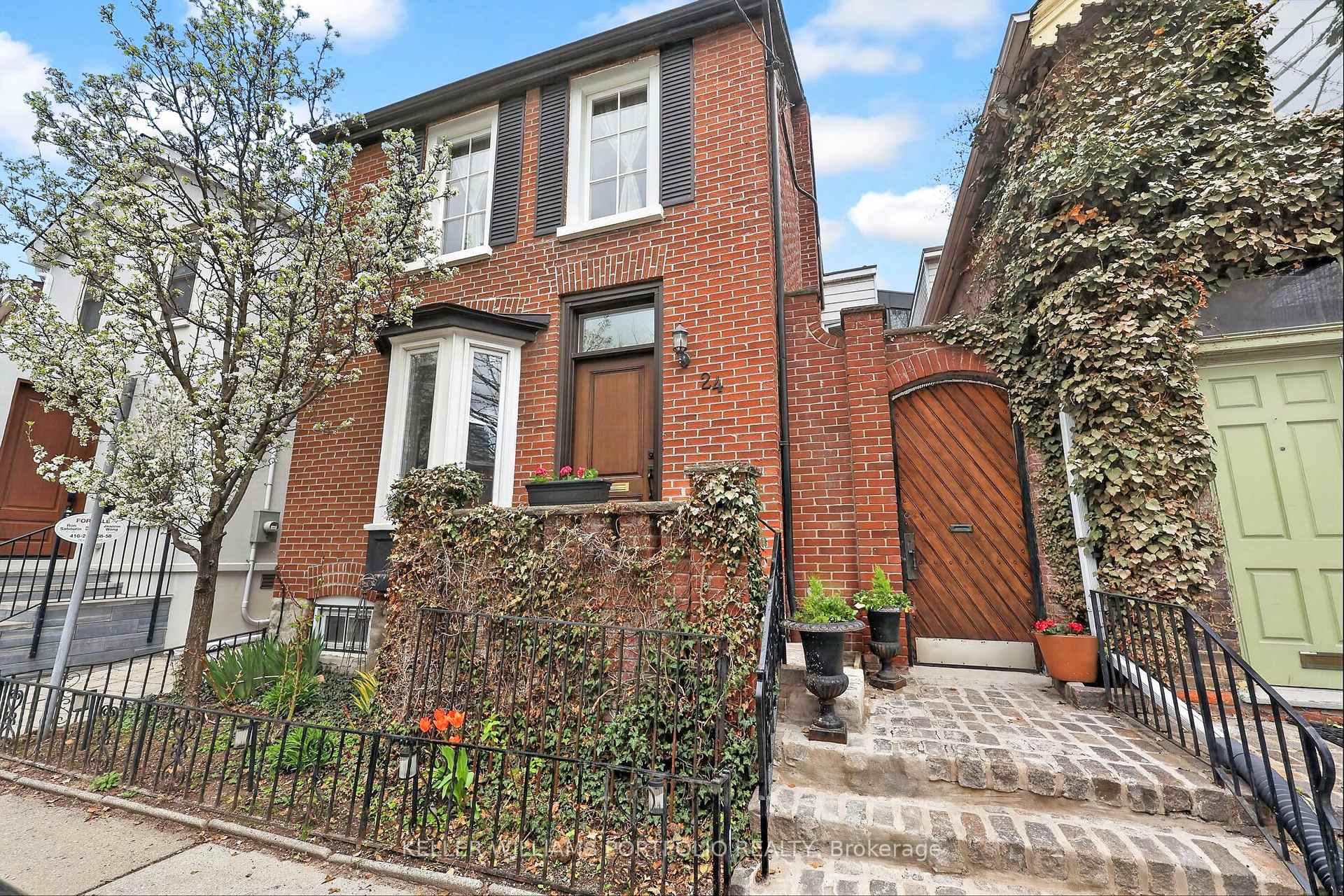 Photo 3 of 24 Bishop Street, Toronto, The Annex — HOMEH