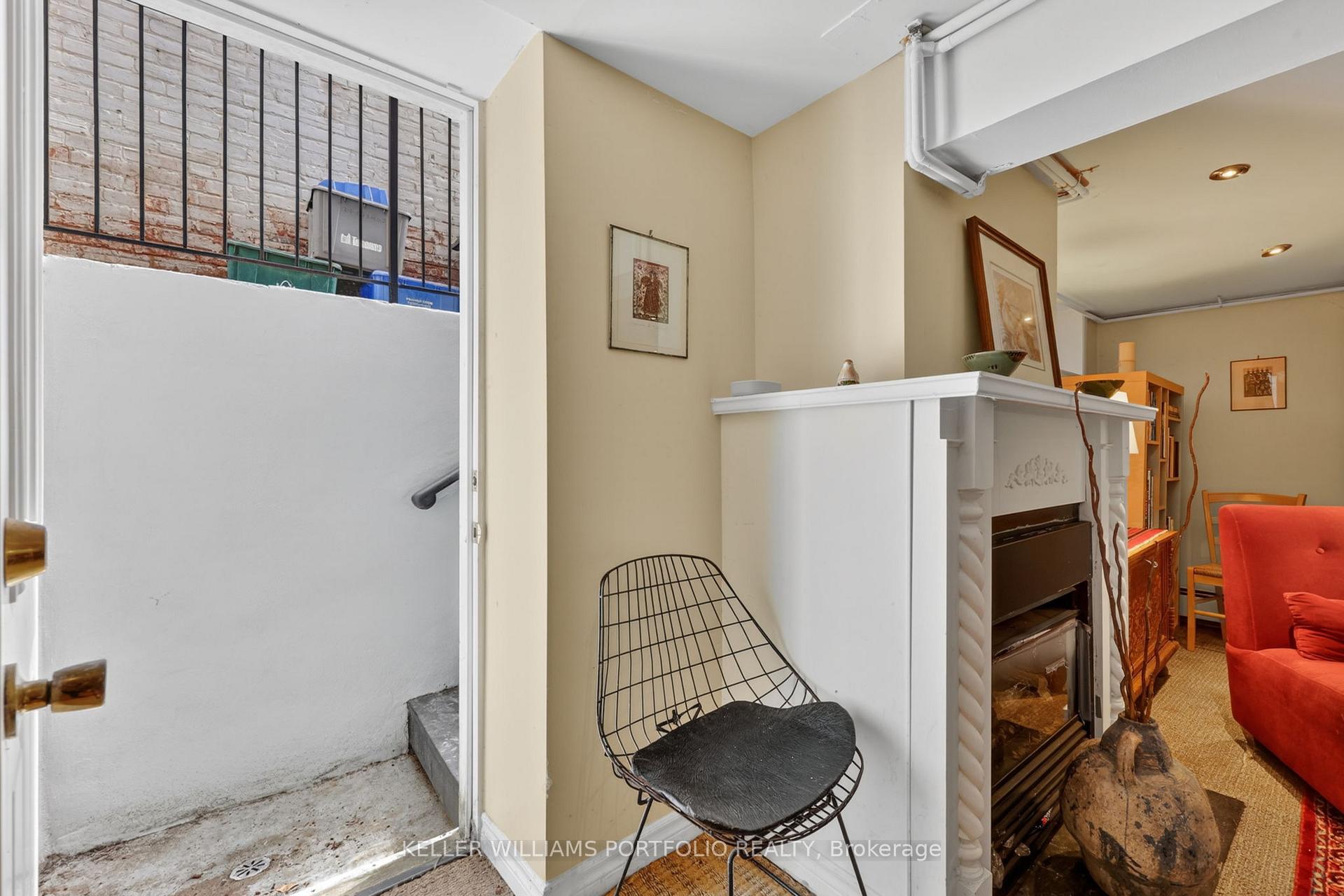 Photo 32 of 24 Bishop Street, Toronto, The Annex — HOMEH