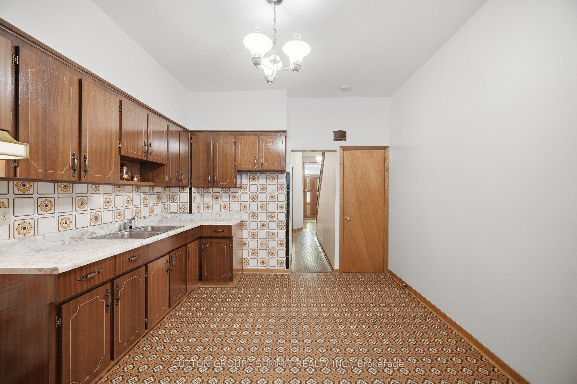 Photo 11 of 28 Symington Avenue, Toronto, Dovercourt-Wallace Emerson-Junction — HOMEH