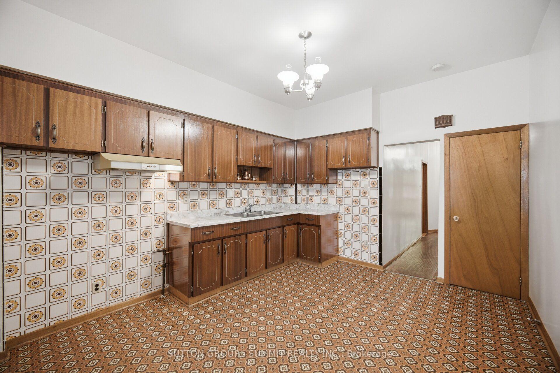 Photo 15 of 28 Symington Avenue, Toronto, Dovercourt-Wallace Emerson-Junction — HOMEH