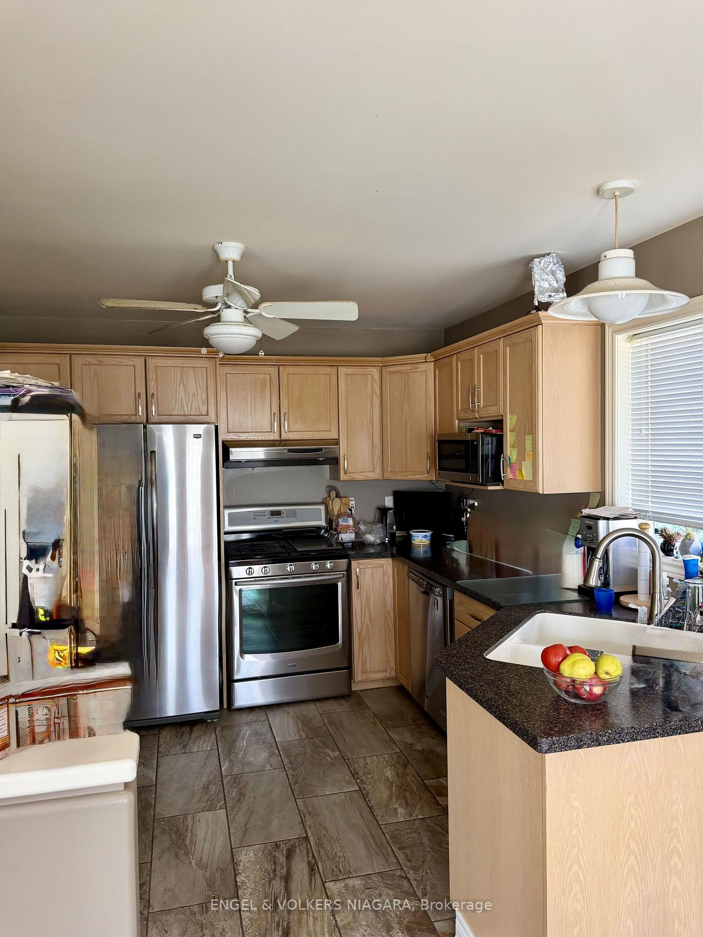 Photo 3 of 7714 Cortina Crescent, Niagara Falls, Ascot — HOMEH