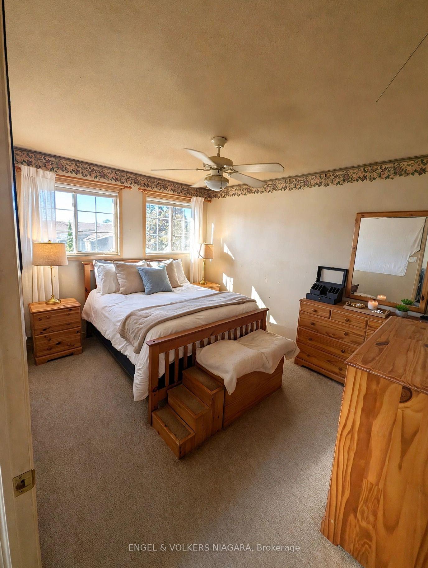 Photo 4 of 7714 Cortina Crescent, Niagara Falls, Ascot — HOMEH