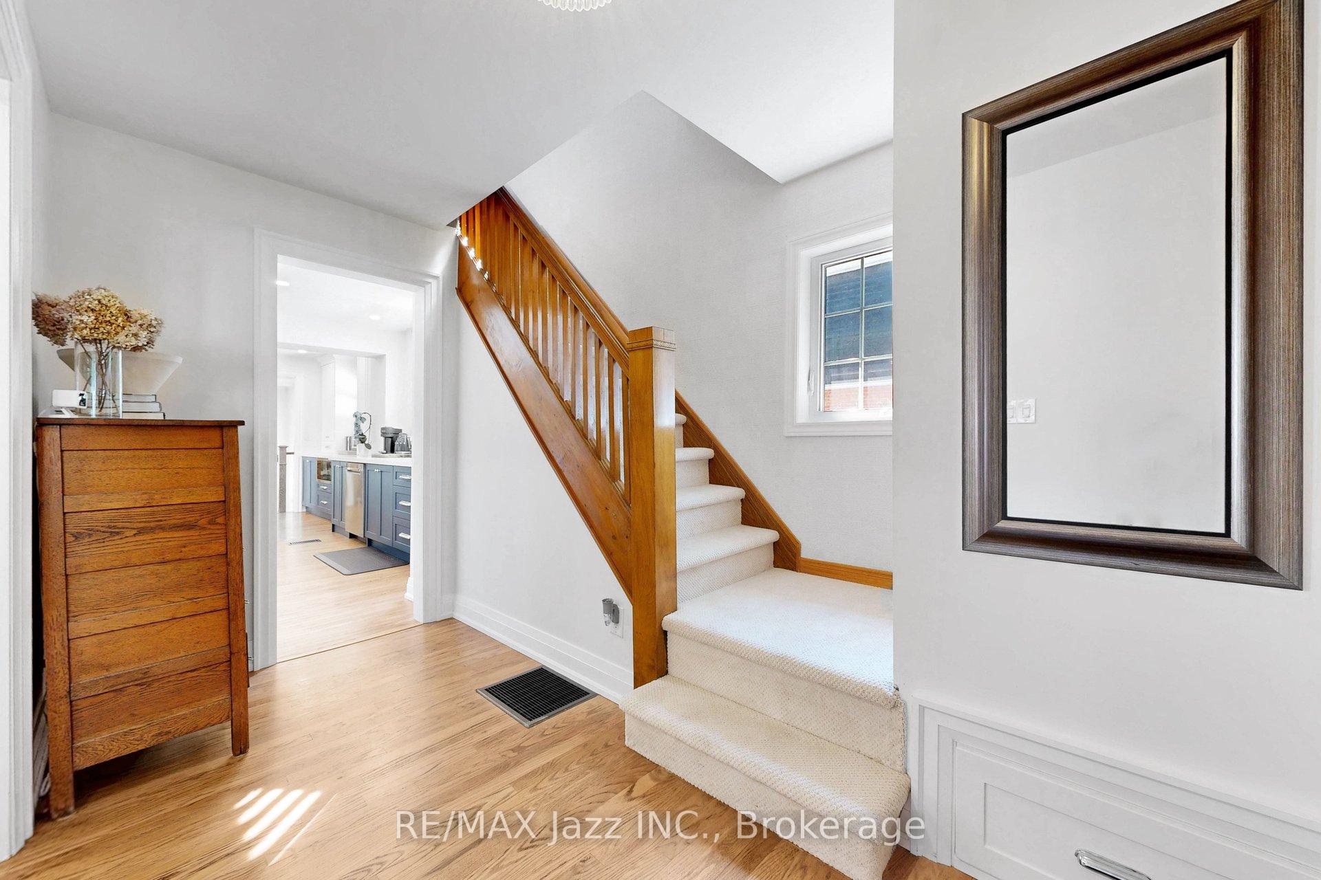 Photo 4 of 559 Masson Street, Oshawa, O'Neill — HOMEH