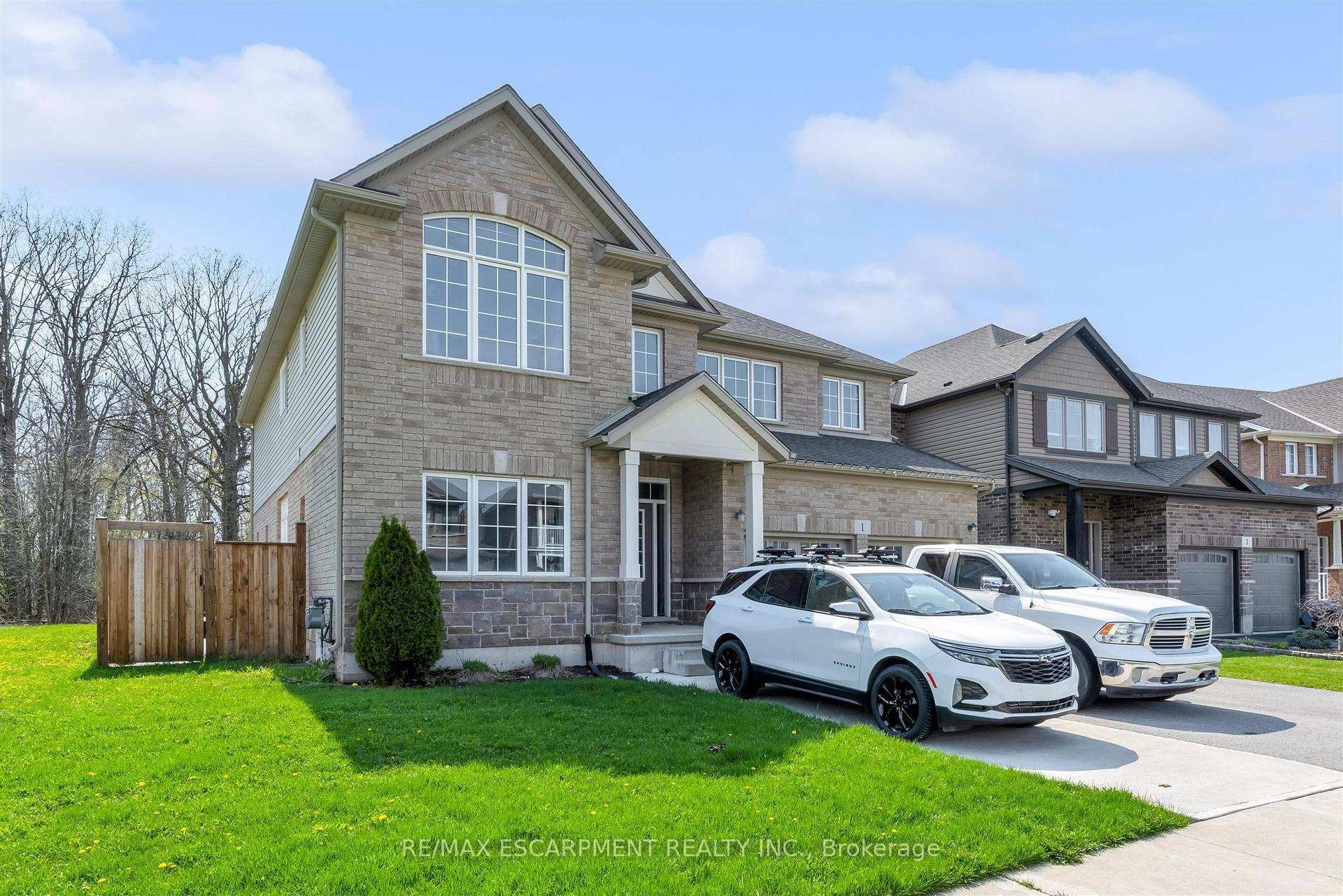 Photo 6 of 1 Elderberry Road, Thorold, Confederation Heights — HOMEH