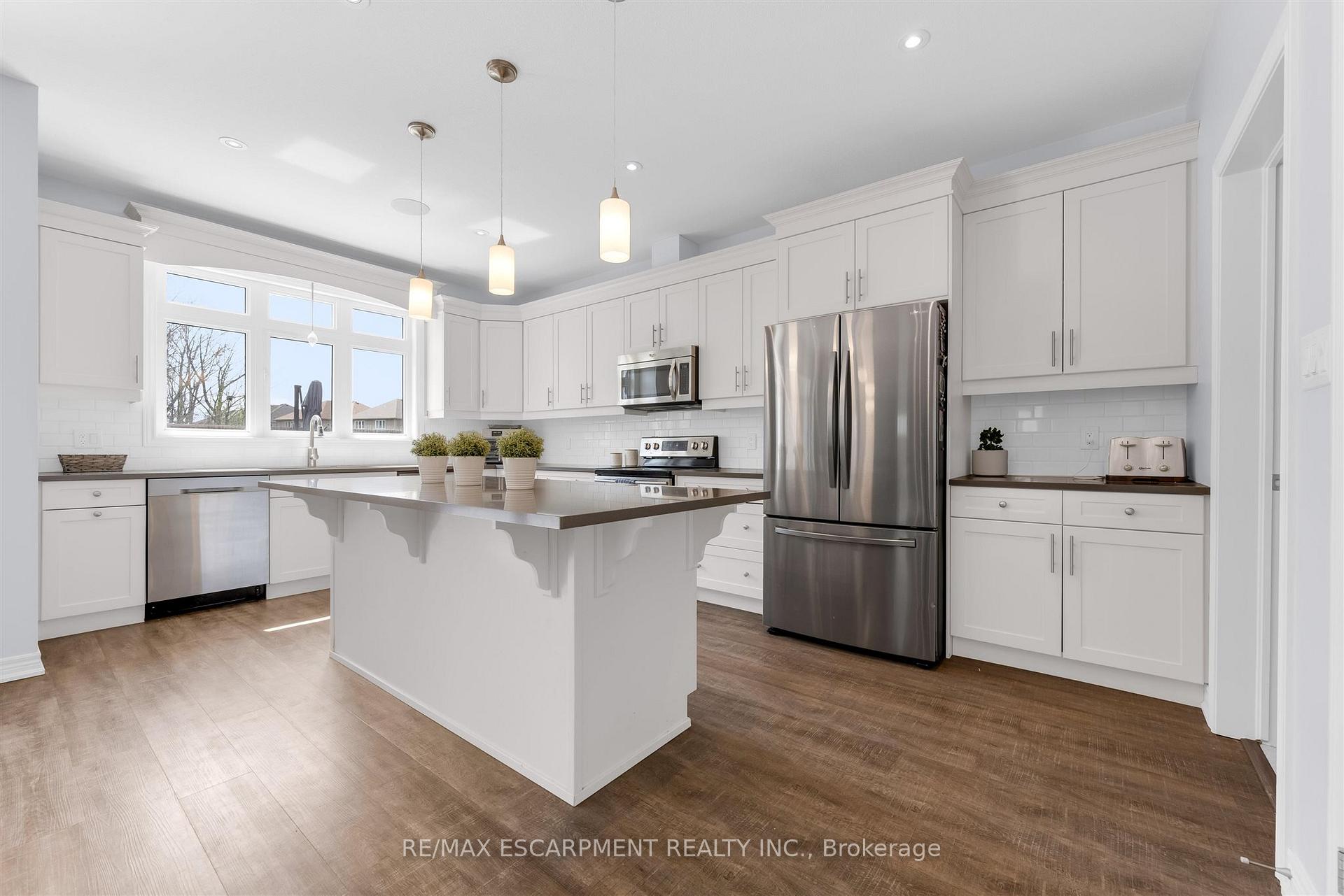 Photo 14 of 1 Elderberry Road, Thorold, Confederation Heights — HOMEH