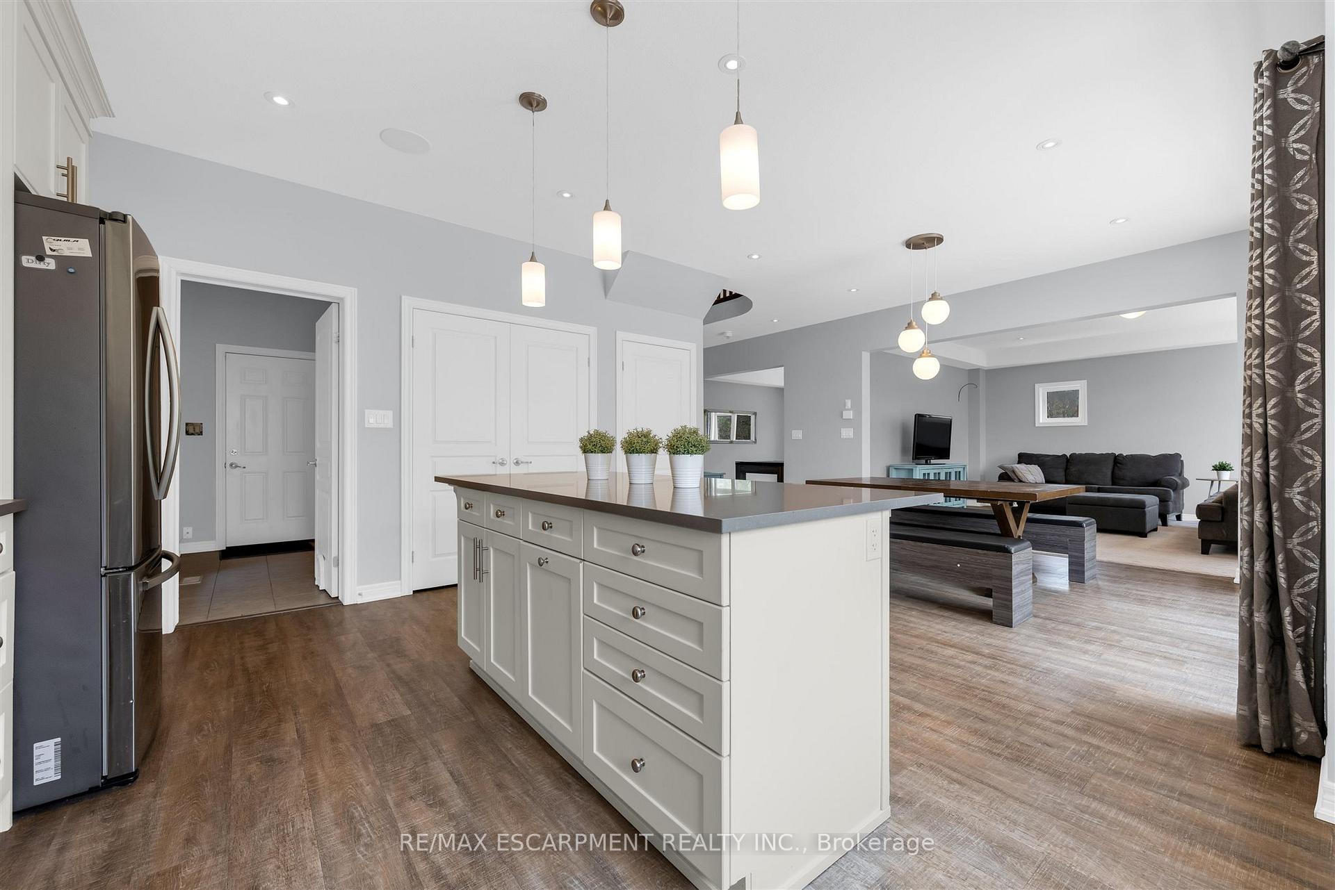 Photo 15 of 1 Elderberry Road, Thorold, Confederation Heights — HOMEH