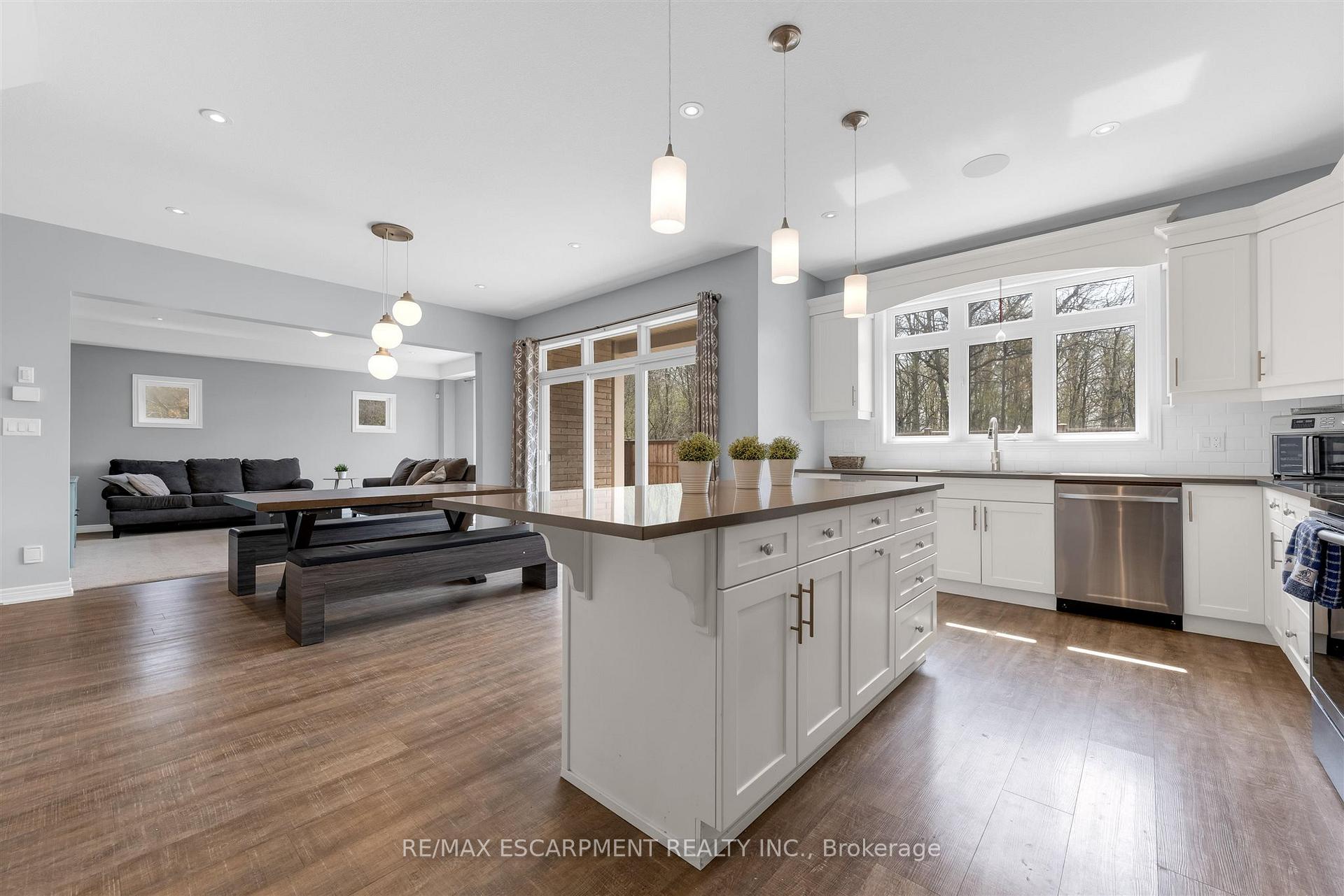 Photo 16 of 1 Elderberry Road, Thorold, Confederation Heights — HOMEH