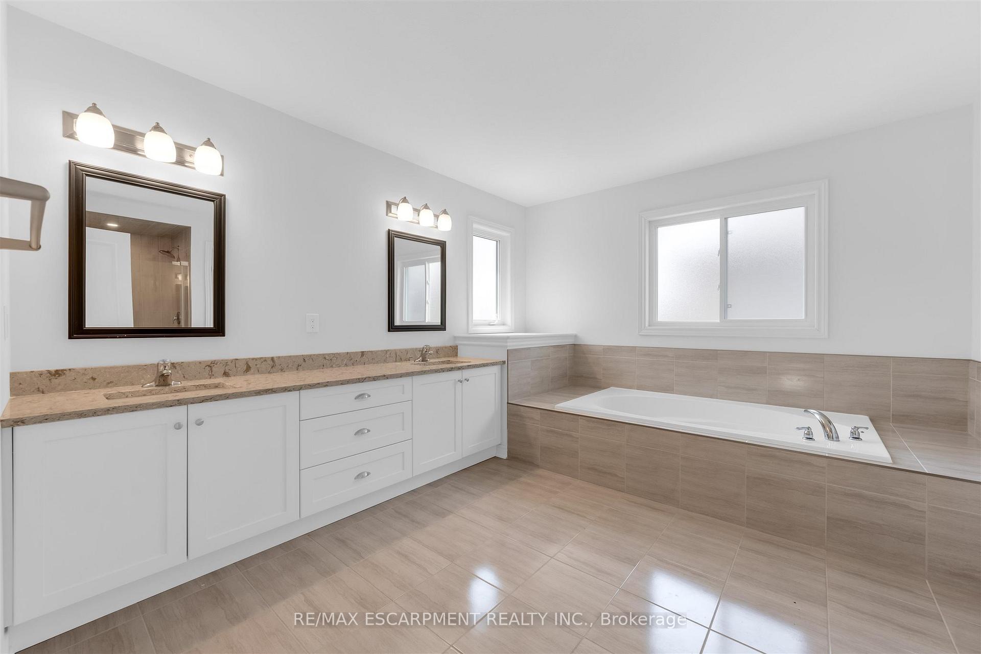 Photo 32 of 1 Elderberry Road, Thorold, Confederation Heights — HOMEH