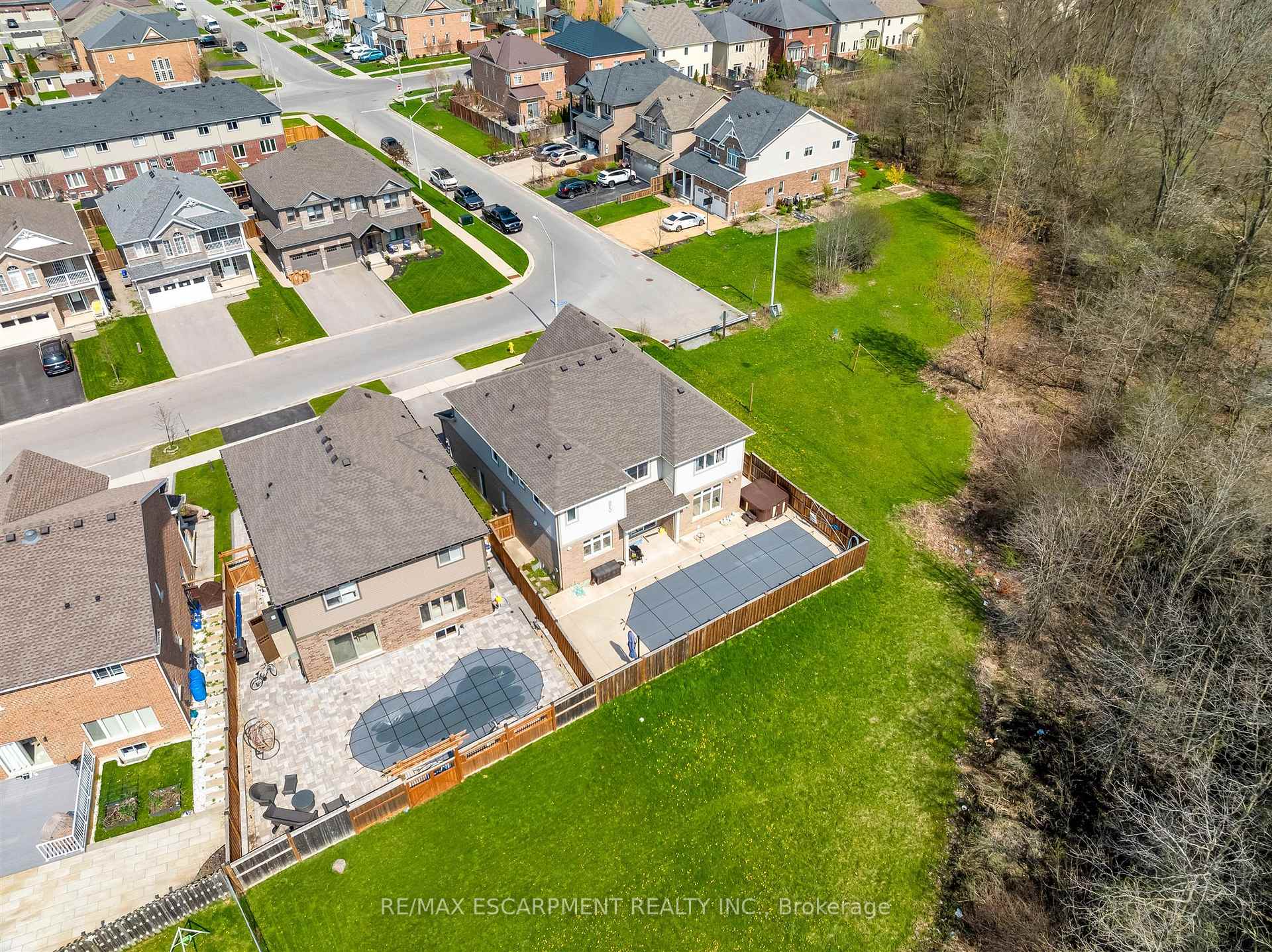 Photo 41 of 1 Elderberry Road, Thorold, Confederation Heights — HOMEH