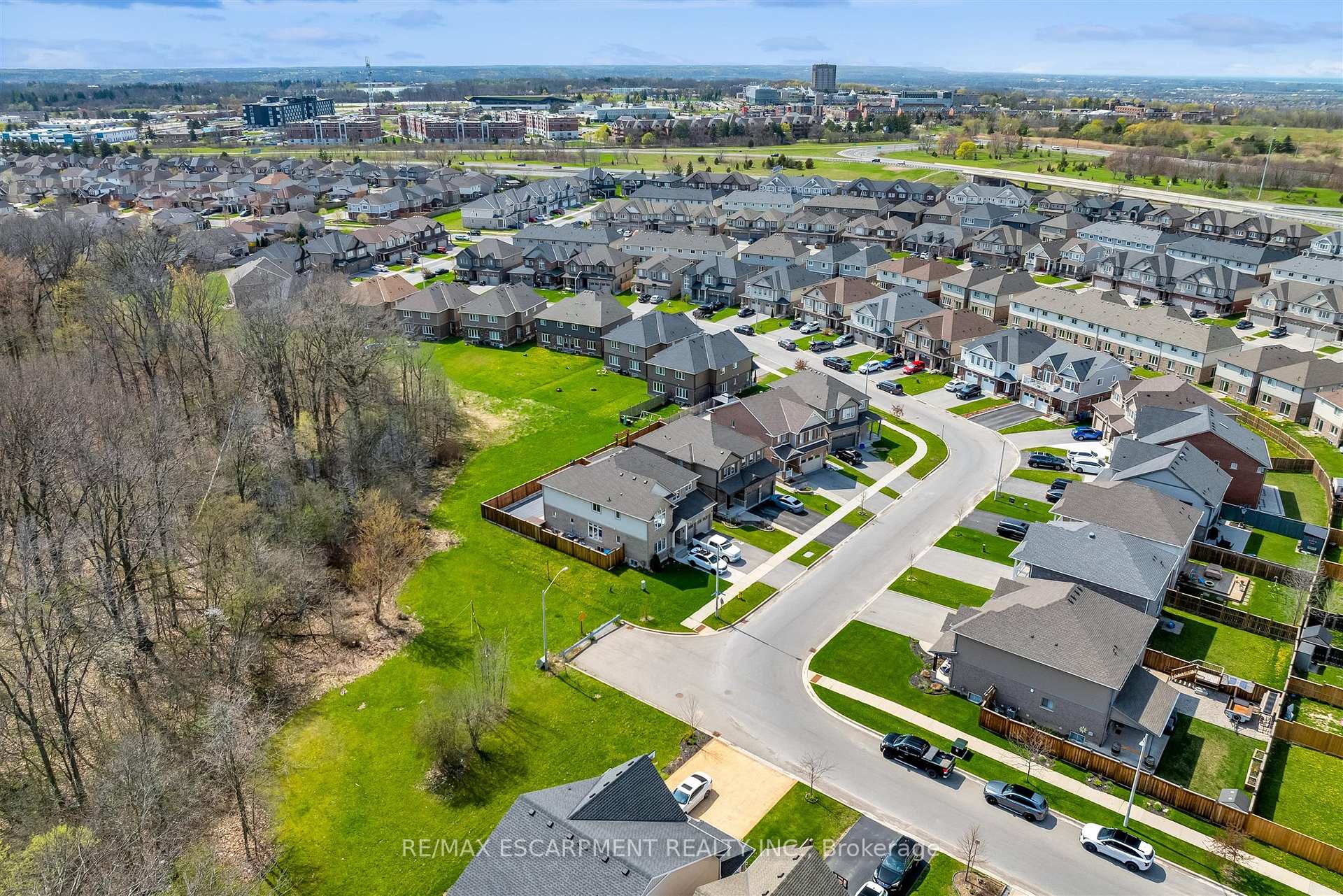 Photo 43 of 1 Elderberry Road, Thorold, Confederation Heights — HOMEH