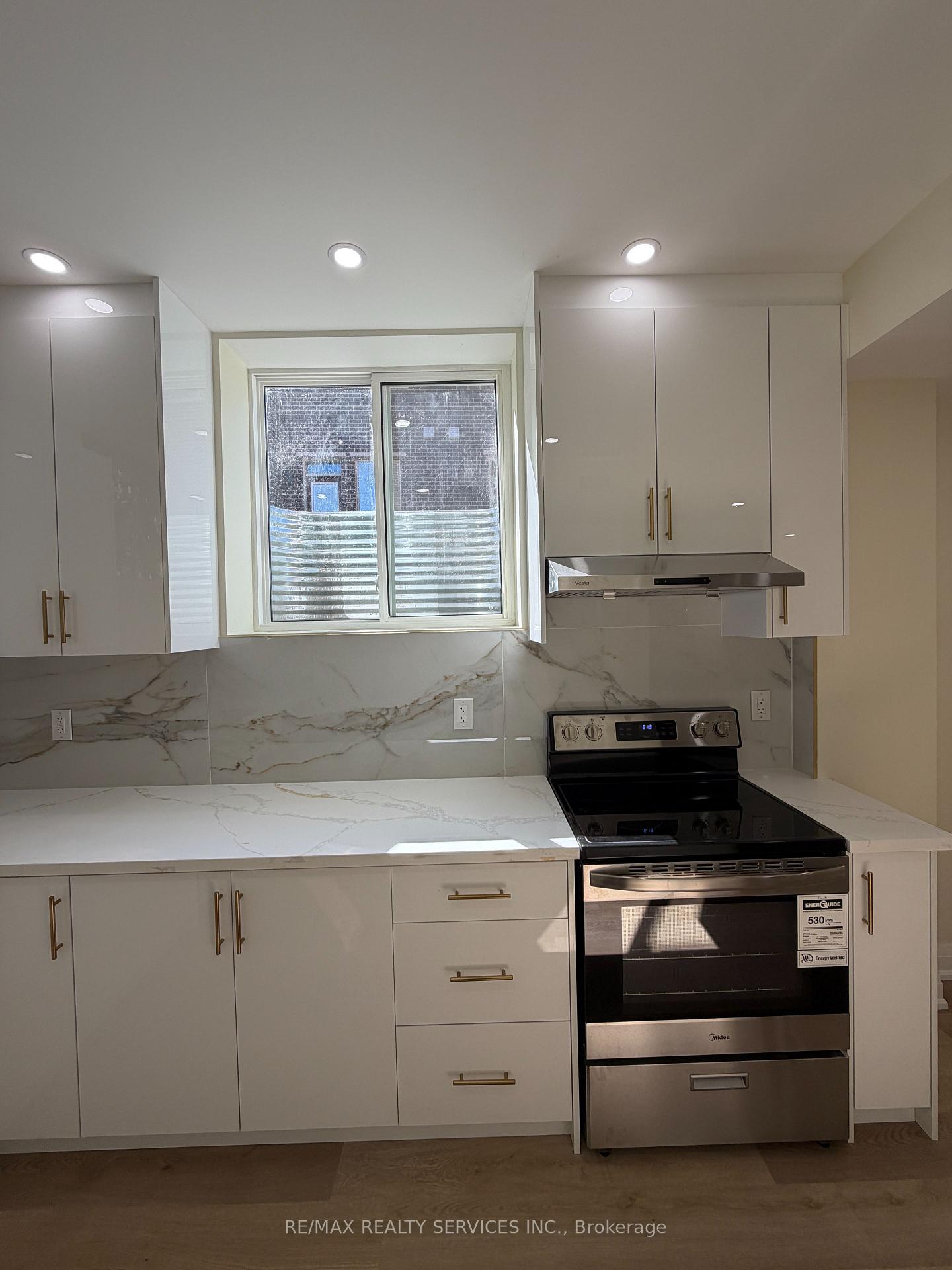 Photo 4 of Unit LOWER, 1324 Peony Path, Oakville, Joshua Meadows — HOMEH