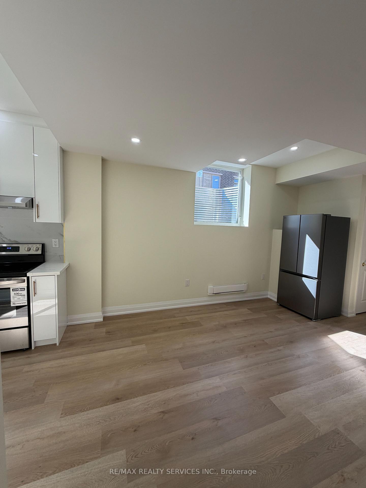 Photo 5 of Unit LOWER, 1324 Peony Path, Oakville, Joshua Meadows — HOMEH