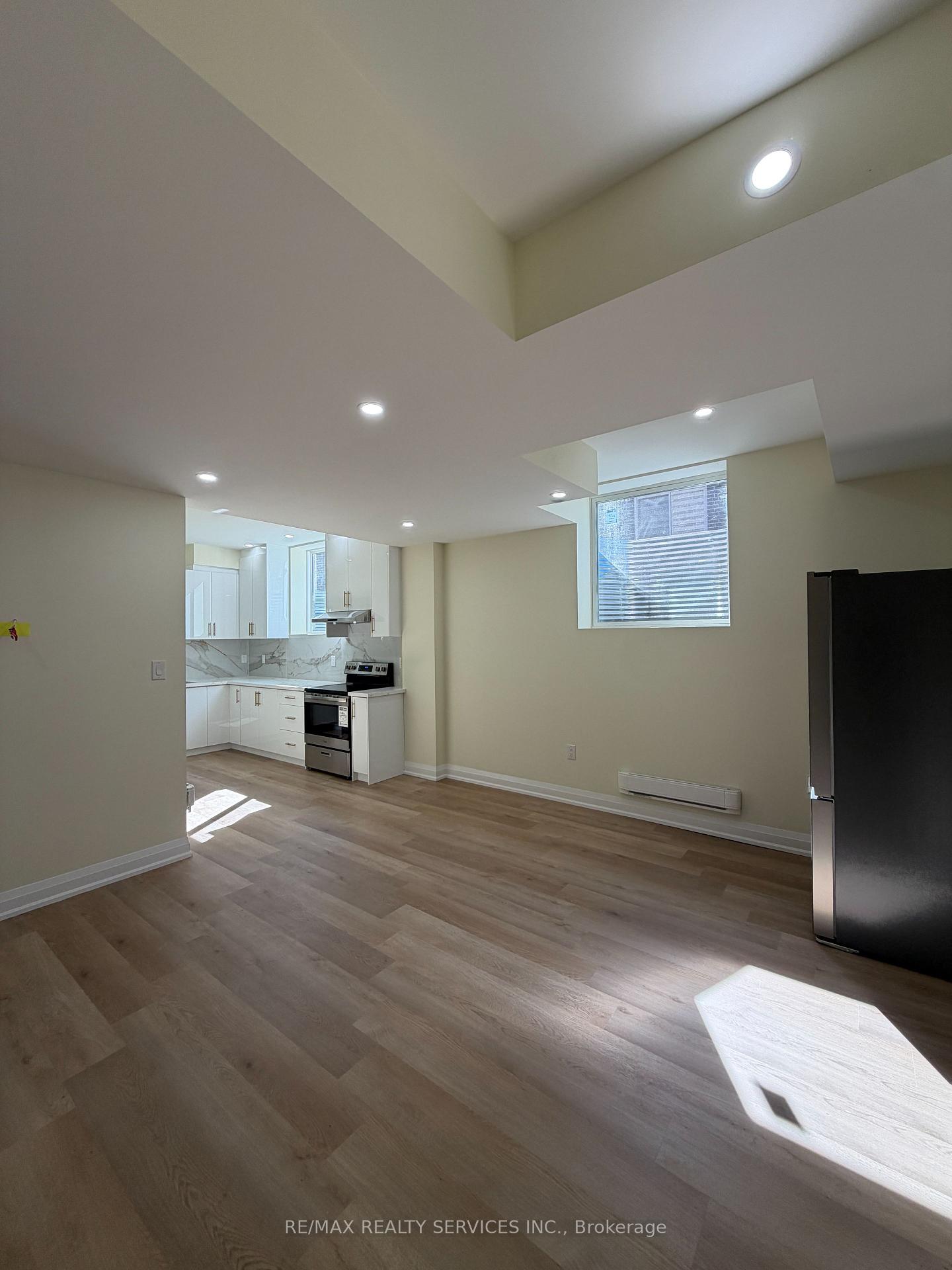 Photo 6 of Unit LOWER, 1324 Peony Path, Oakville, Joshua Meadows — HOMEH