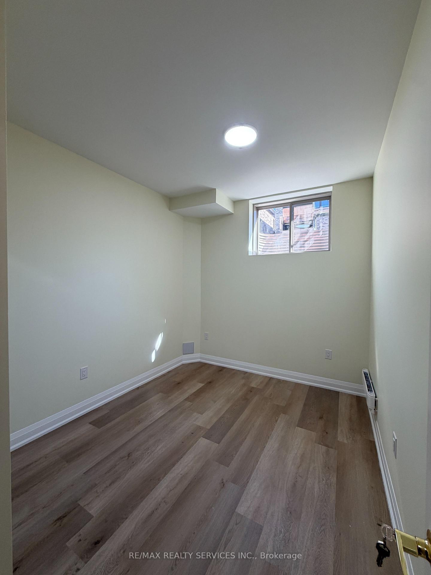 Photo 8 of Unit LOWER, 1324 Peony Path, Oakville, Joshua Meadows — HOMEH