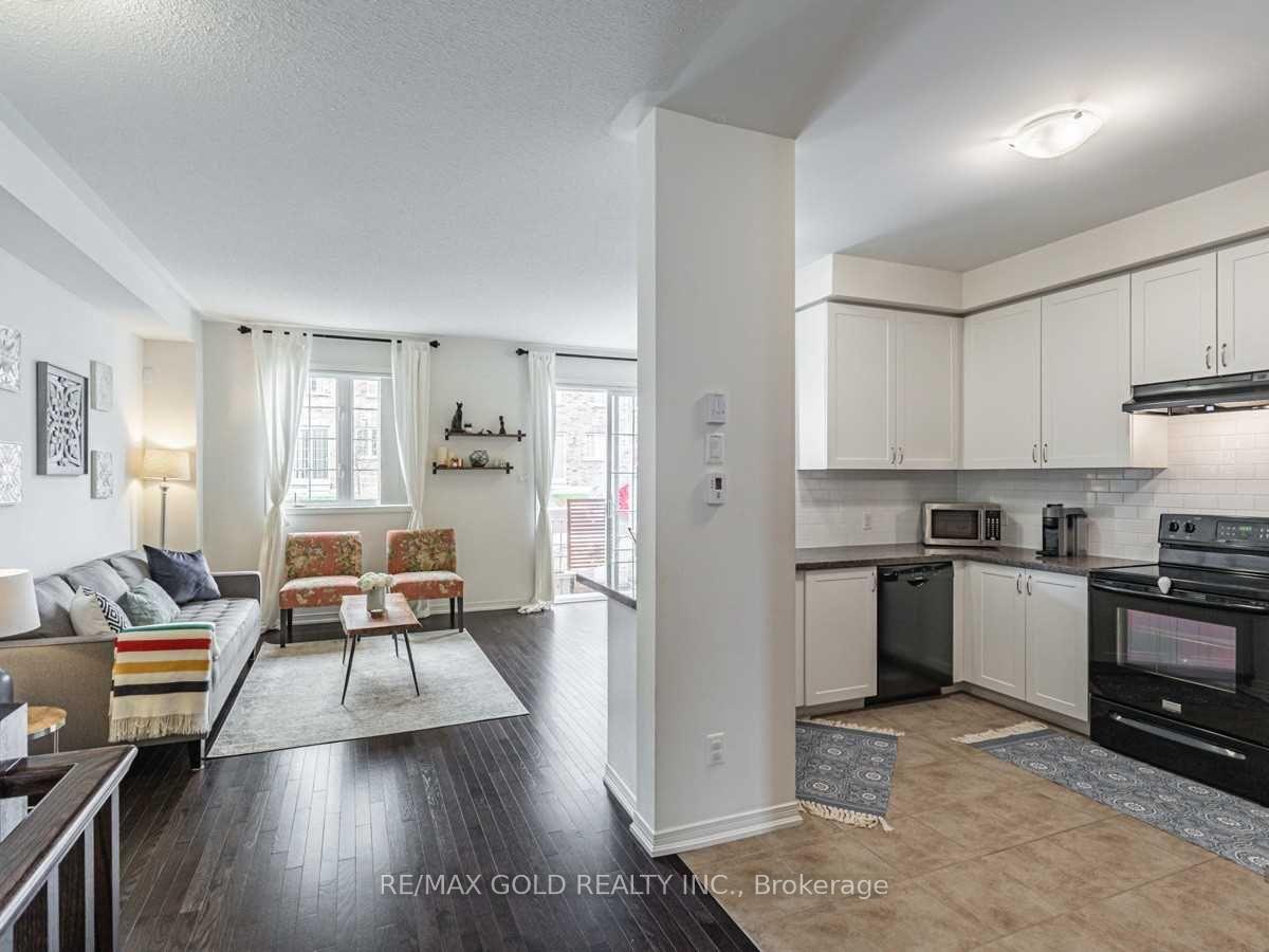 Photo 4 of 78 Honeyview Trail, Brampton, Bram East — HOMEH