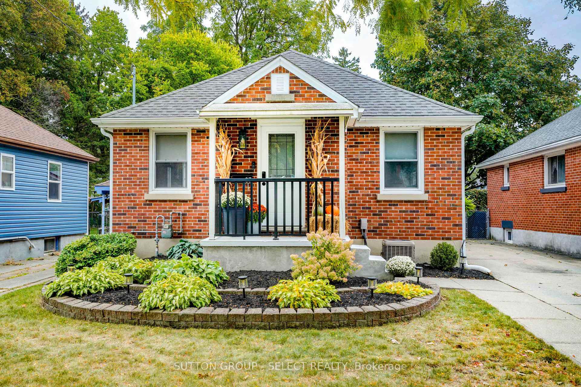Front of 83 Eastman Avenue
