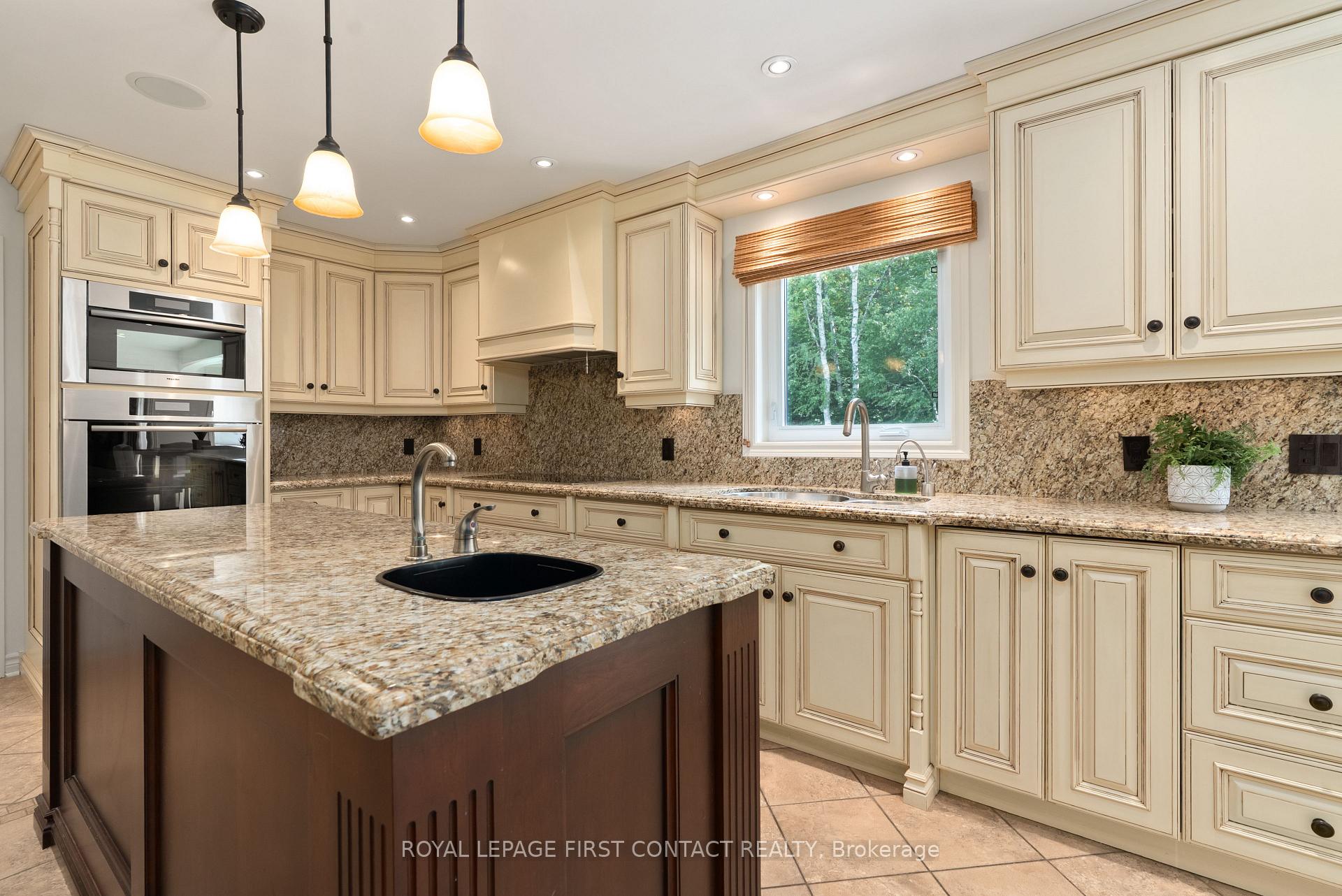 Photo 6 of 92 Wildwood Trail, Barrie, Ardagh — HOMEH