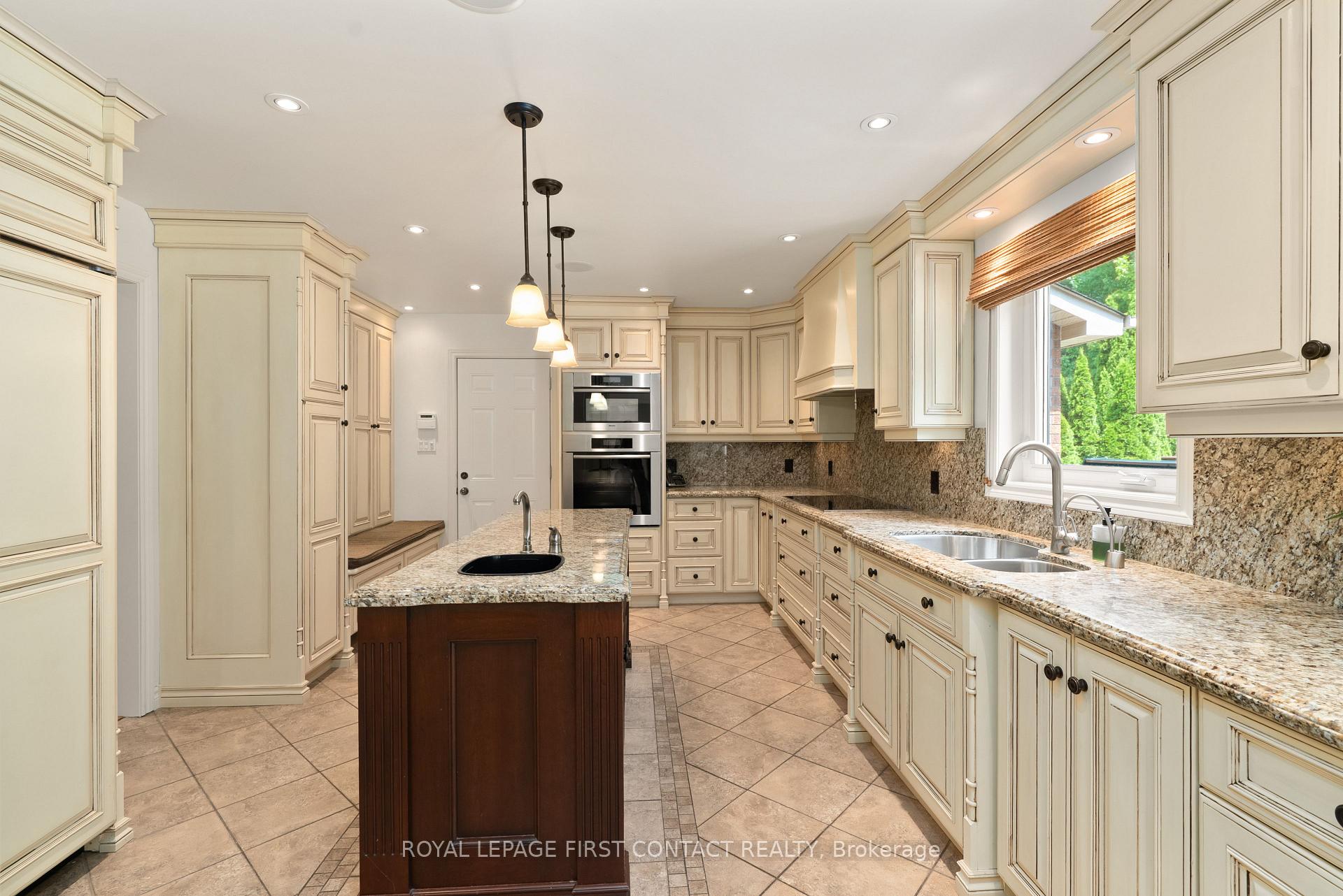 Photo 7 of 92 Wildwood Trail, Barrie, Ardagh — HOMEH