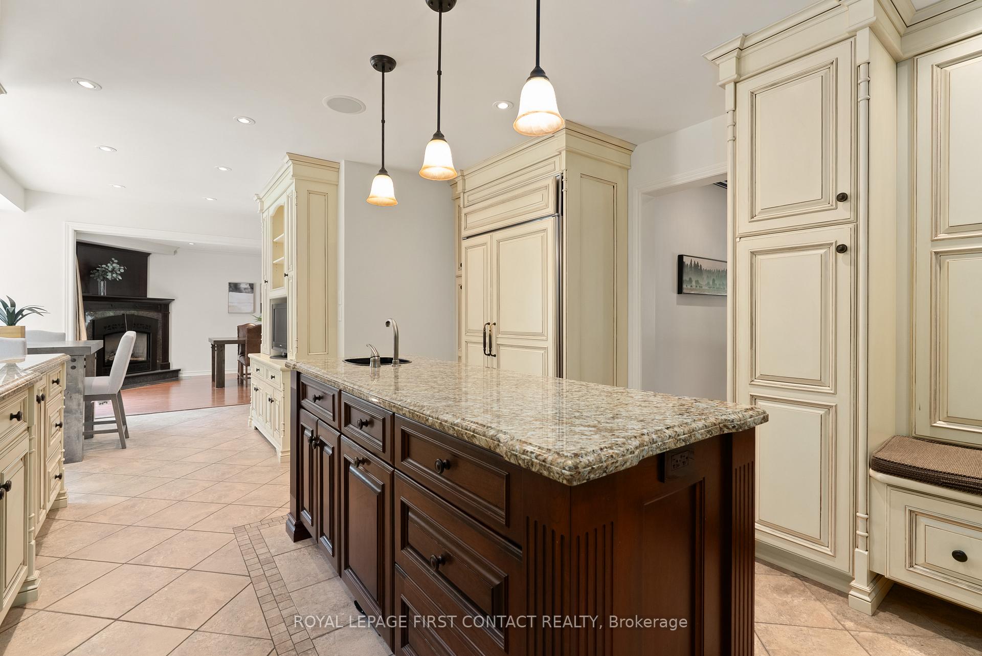 Photo 8 of 92 Wildwood Trail, Barrie, Ardagh — HOMEH