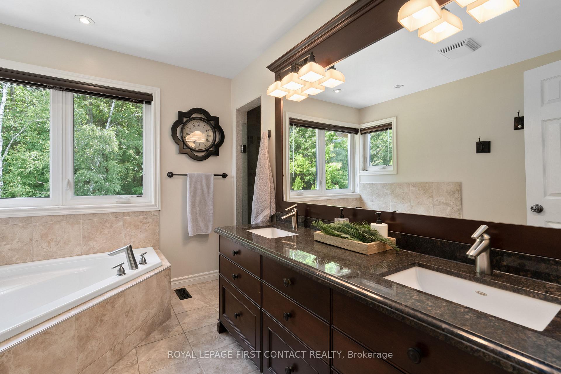 Photo 23 of 92 Wildwood Trail, Barrie, Ardagh — HOMEH