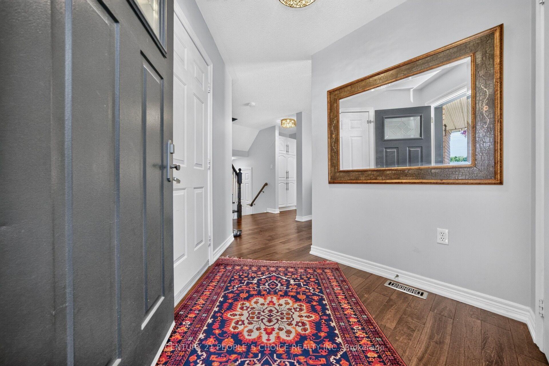 Photo 6 of 812 Knotty Pine Grove, Mississauga, Meadowvale Village — HOMEH