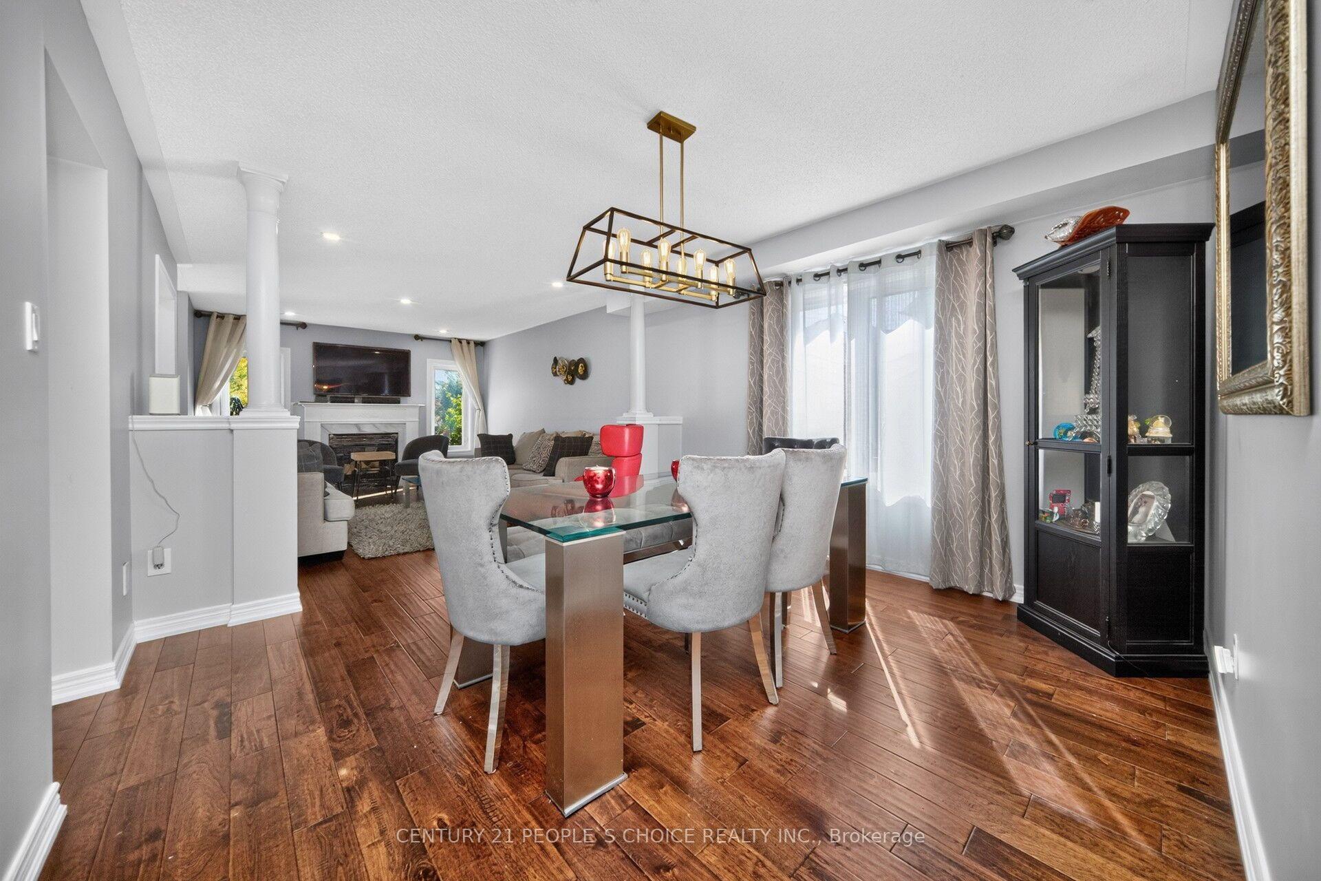 Photo 9 of 812 Knotty Pine Grove, Mississauga, Meadowvale Village — HOMEH