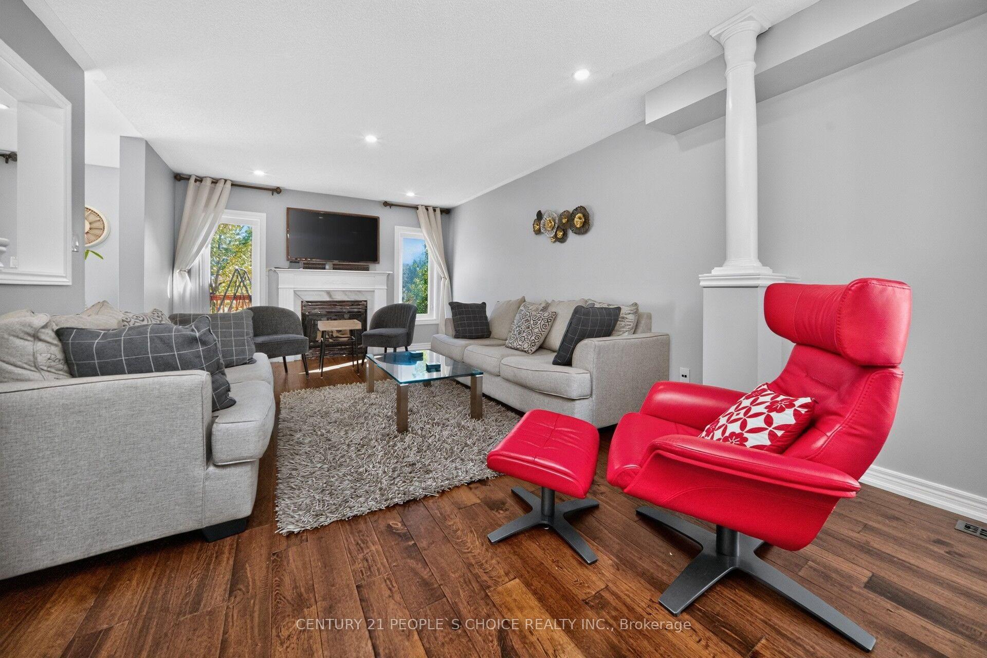 Photo 10 of 812 Knotty Pine Grove, Mississauga, Meadowvale Village — HOMEH