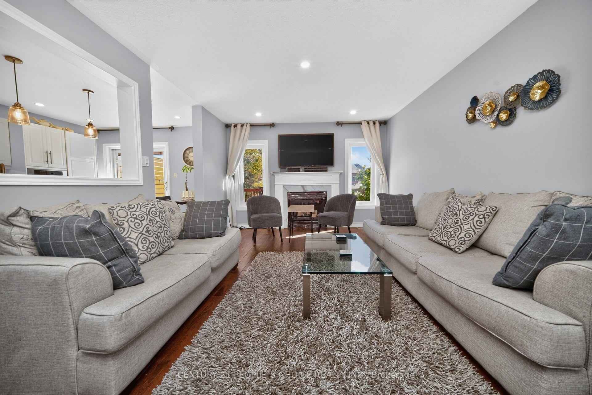Photo 11 of 812 Knotty Pine Grove, Mississauga, Meadowvale Village — HOMEH